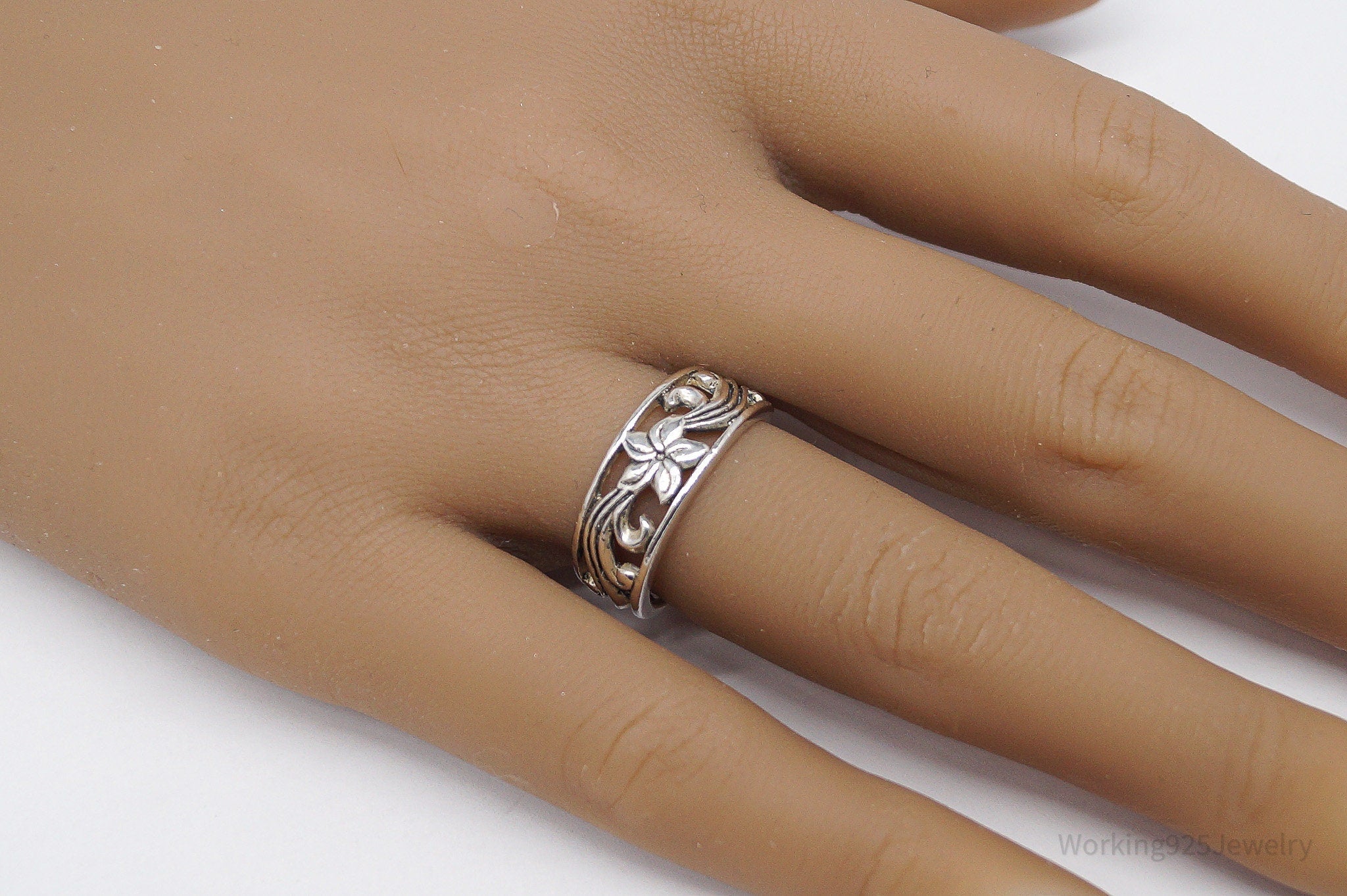 Vintage Flower Sterling Silver Band Ring Size 6.75