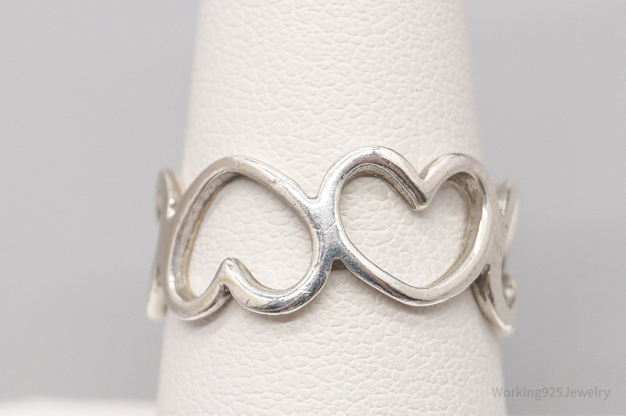 Vintage Hearts Pattern Sterling Silver Band Ring - Size 7.5