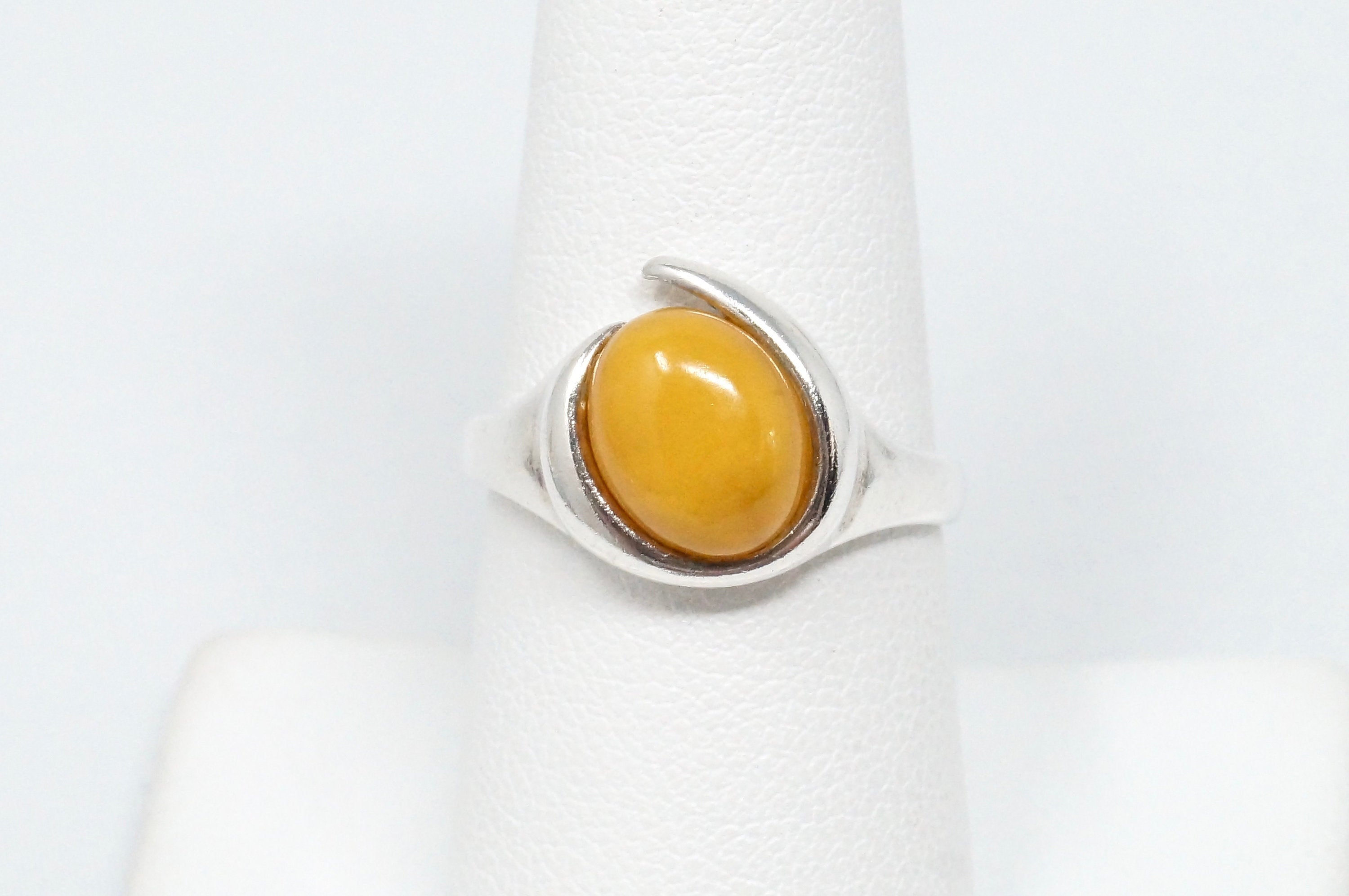 Vintage Modernist Minimalist Style Orange Amber Sterling Silver Ring - Size 7.5