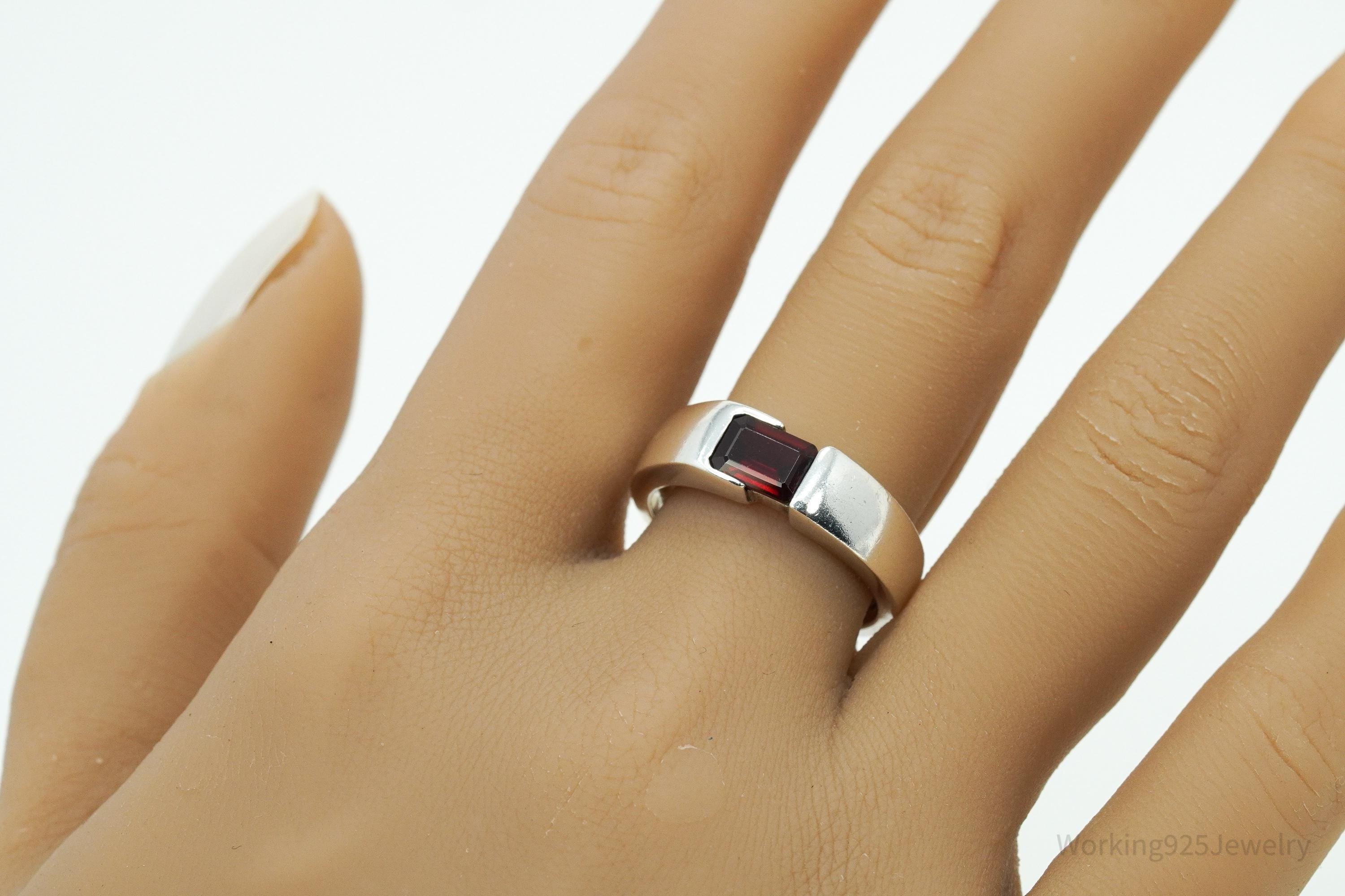 Vintage Garnet Modernist Style Sterling Silver Ring - Size 8.75