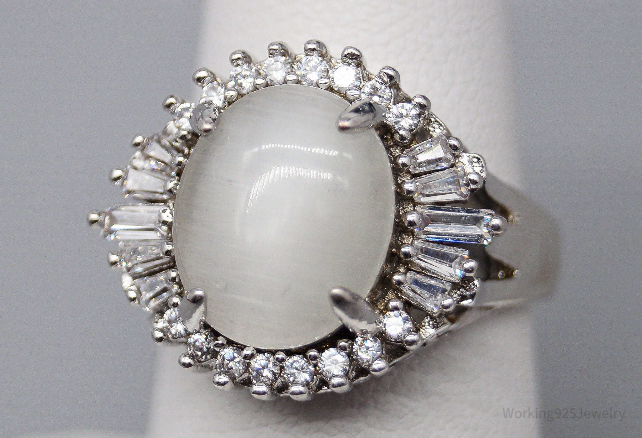 Vintage Cats Eye & Cubic Zirconia Sterling Silver Ring Size 7