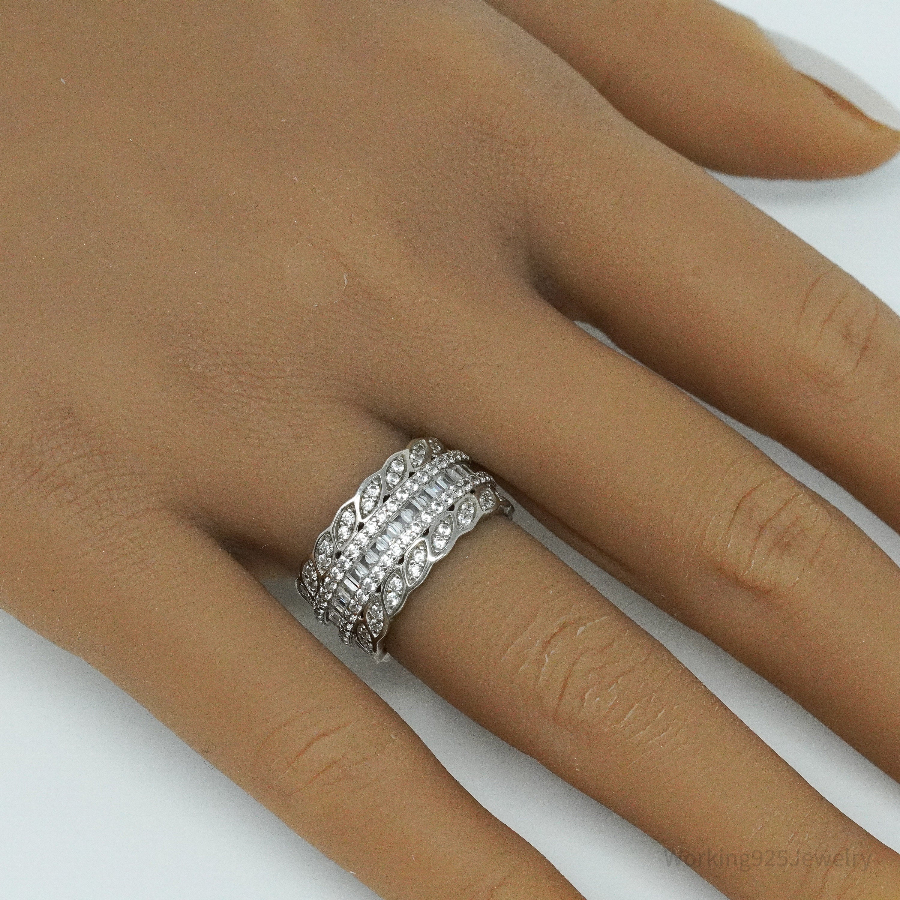 Vintage Cubic Zirconia Sterling Silver Band Ring - Size 6.25