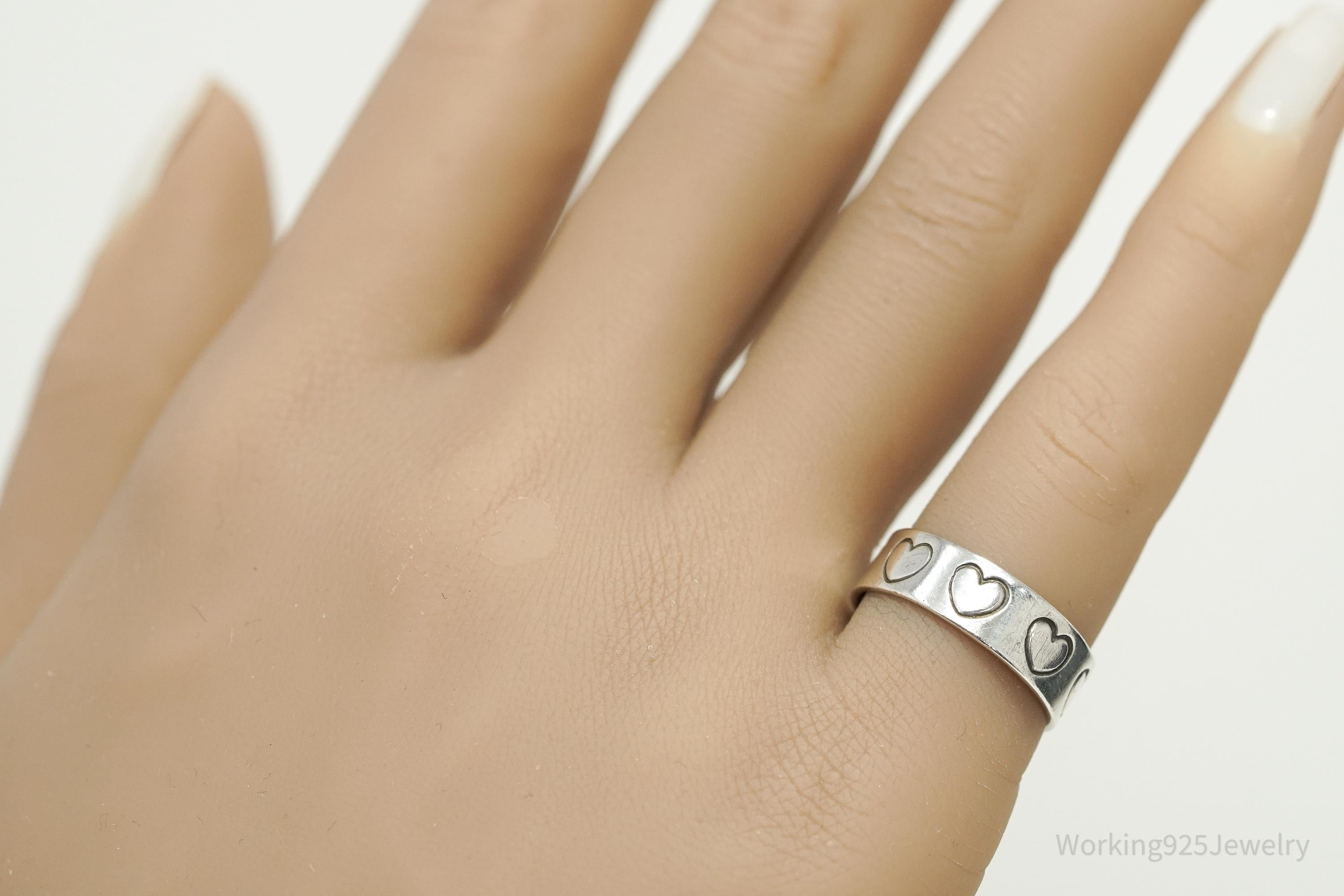 Vintage Heart Pattern Sterling Silver Band Ring - Size 6.75