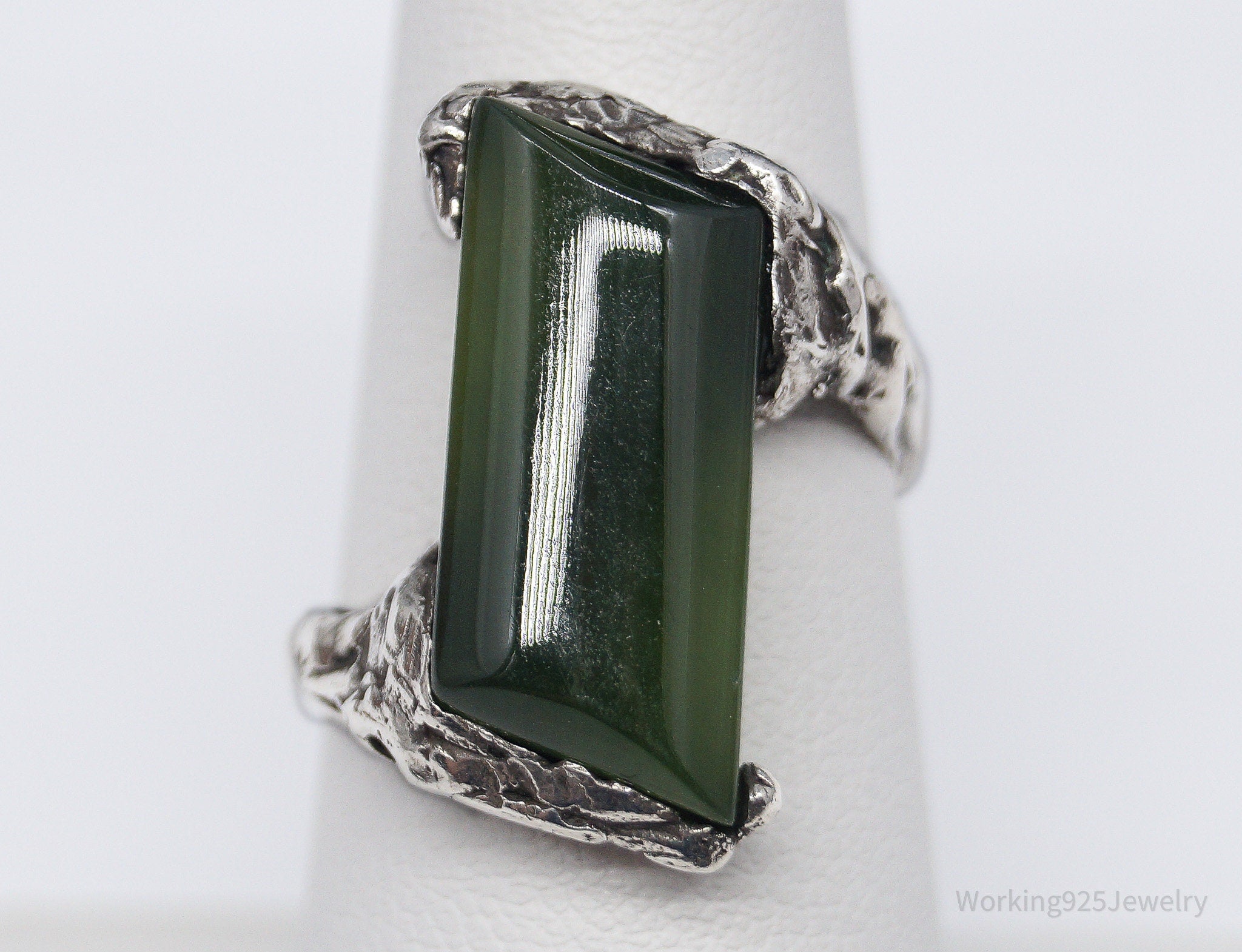 Vintage Brutalist Modernist Green Jade Silver Ring - Size 8.25