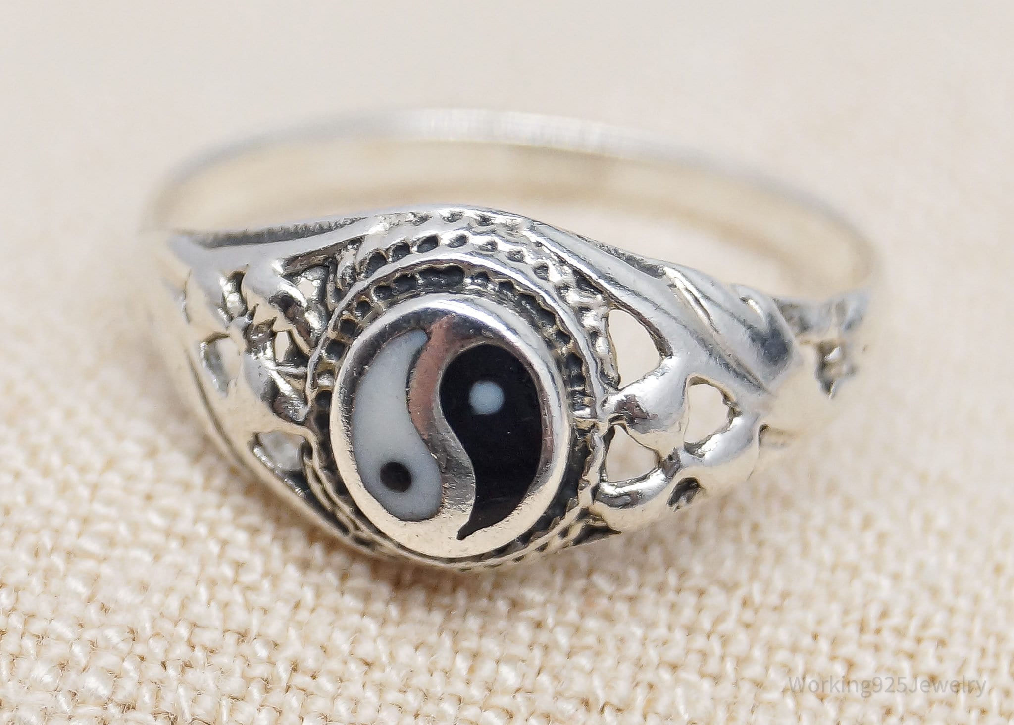 Vintage Black & White Onyx Yin Yang Sterling Silver Ring Size 4.75