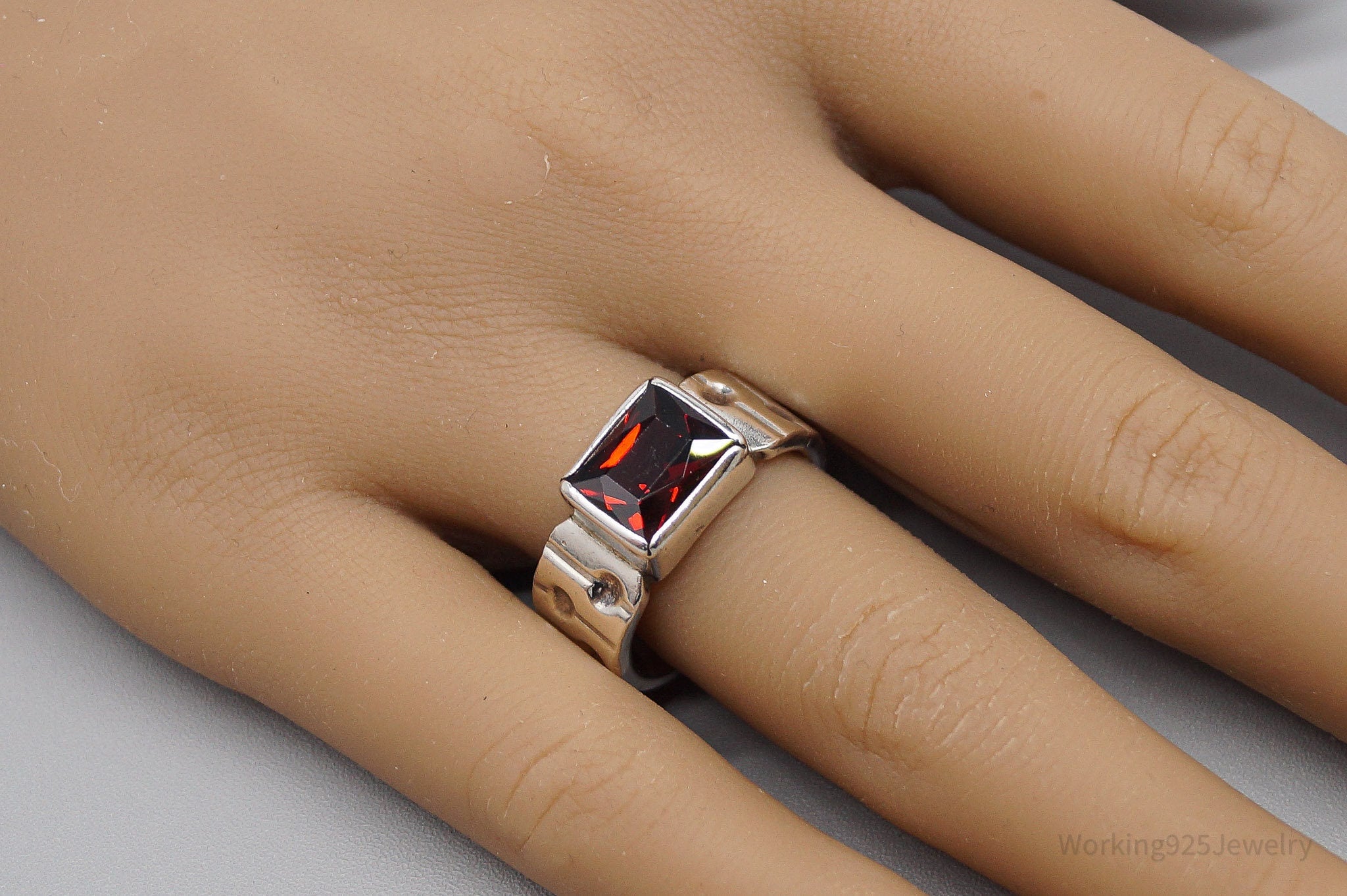 Vintage Garnet Modernist Style Sterling Silver Ring - Size 8.25