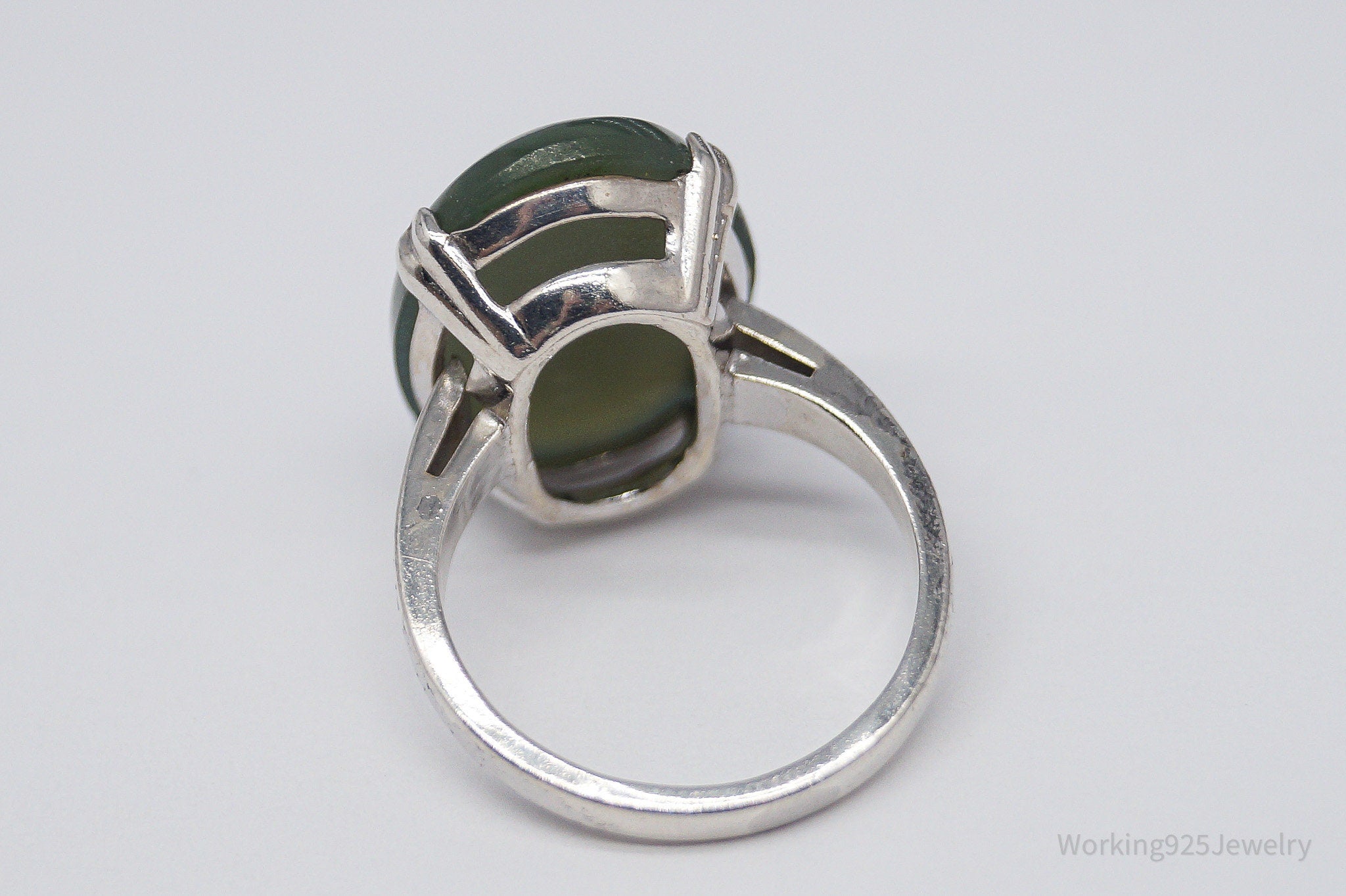 Vintage Vargas Mfg. Co. Jade Sterling Silver Ring - Size 5.75