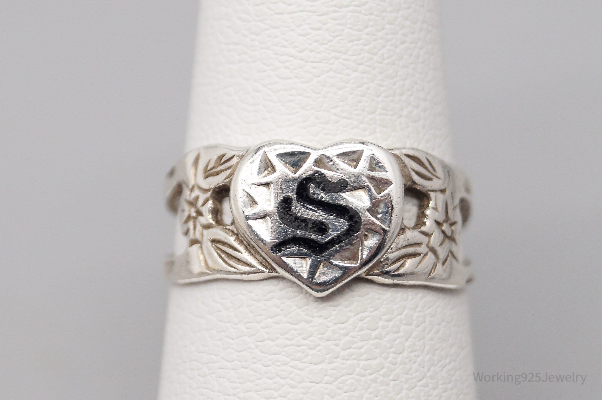 Antique S Initial Sterling Silver Flower Pattern Ring - Size 5.75