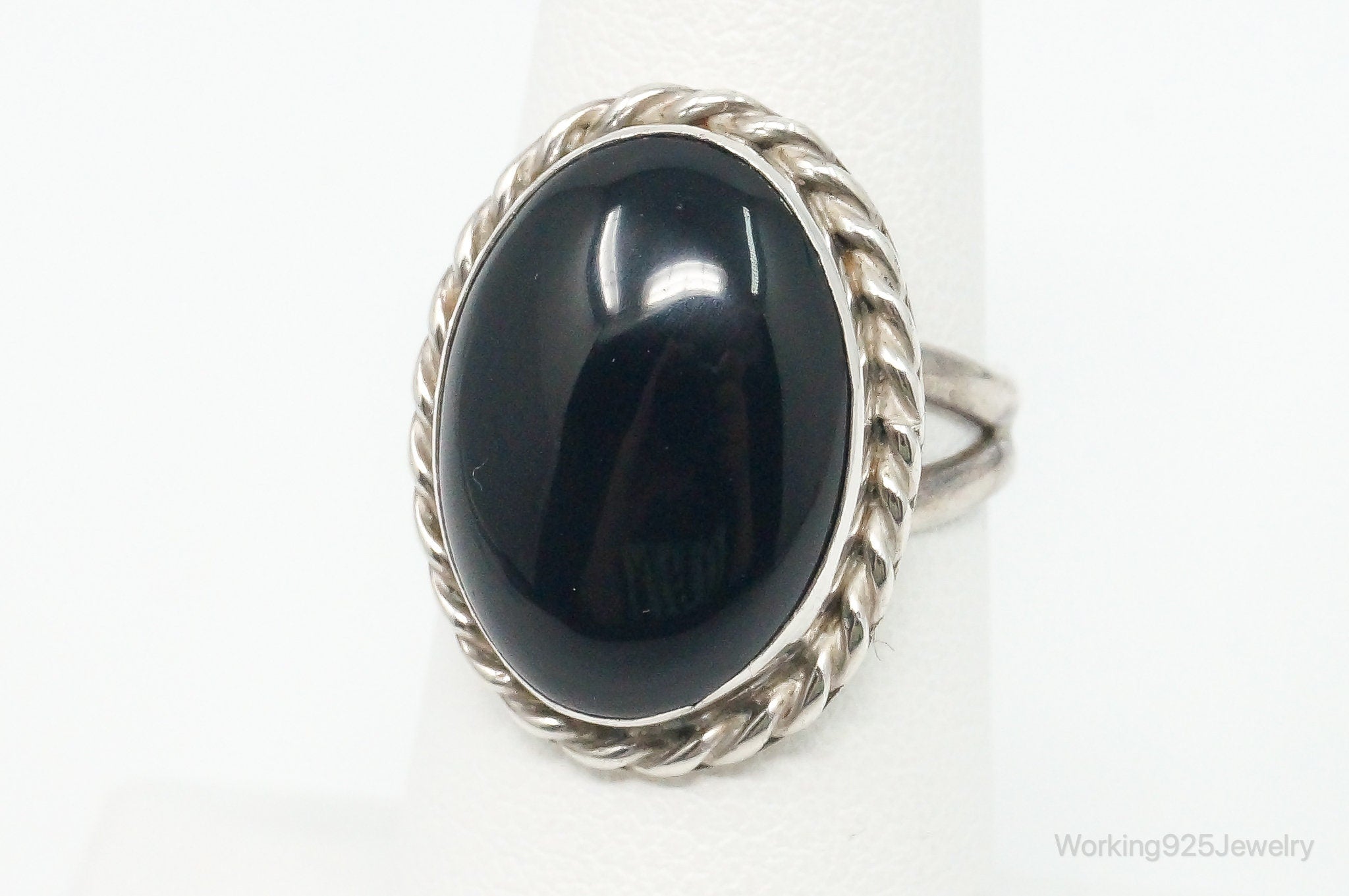 Vintage Native American Black Onyx Unsigned Sterling Silver Ring - Size 6.5