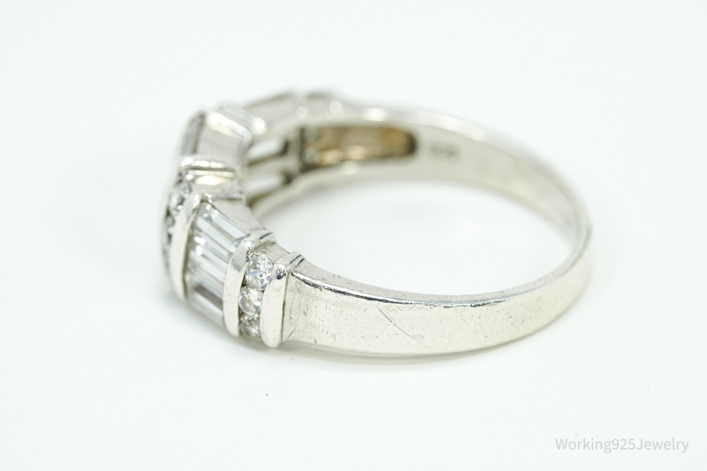 Vintage Cubic Zirconia Sterling Silver Band Ring - Size 7.75