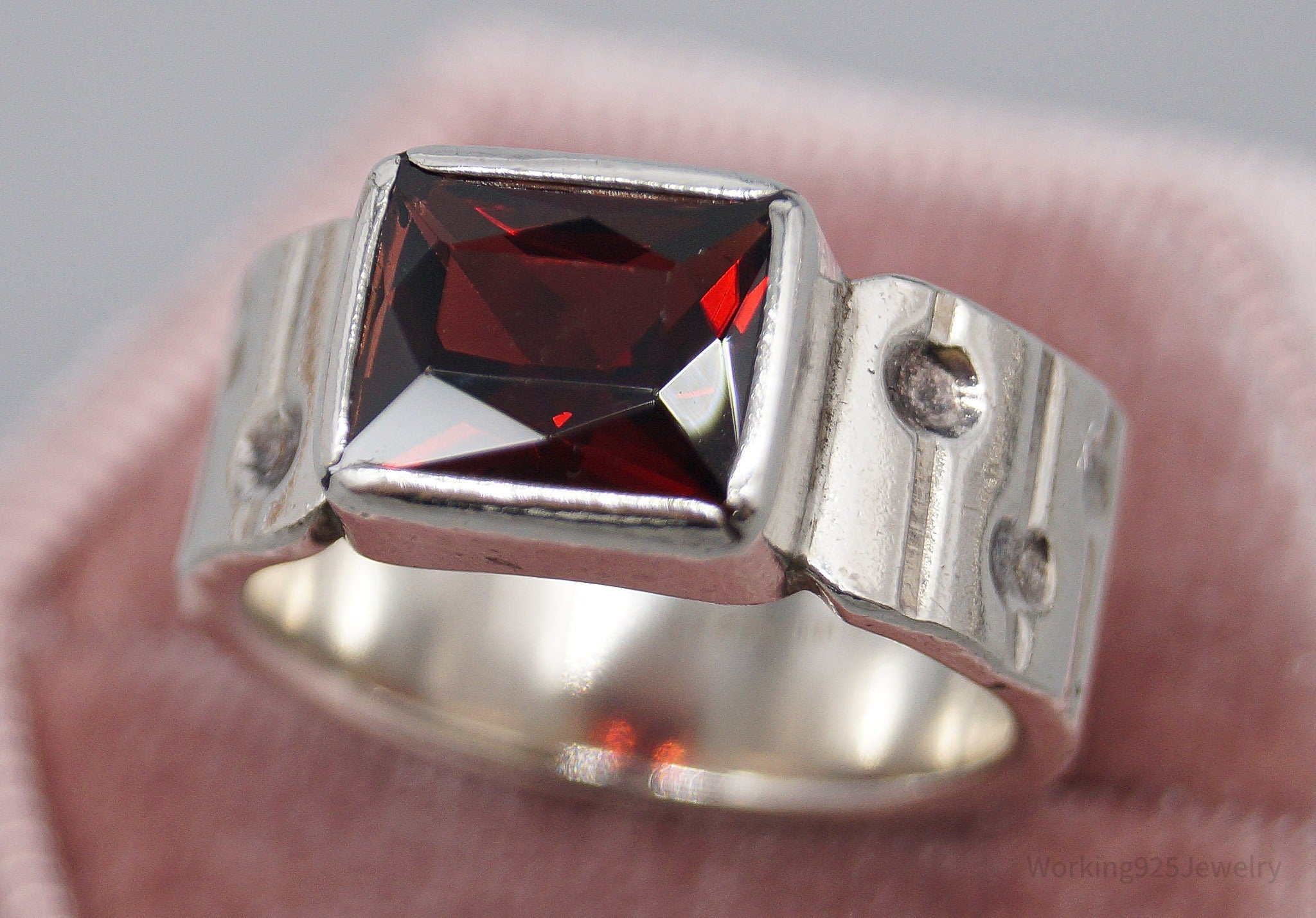 Vintage Garnet Modernist Style Sterling Silver Ring - Size 8.25