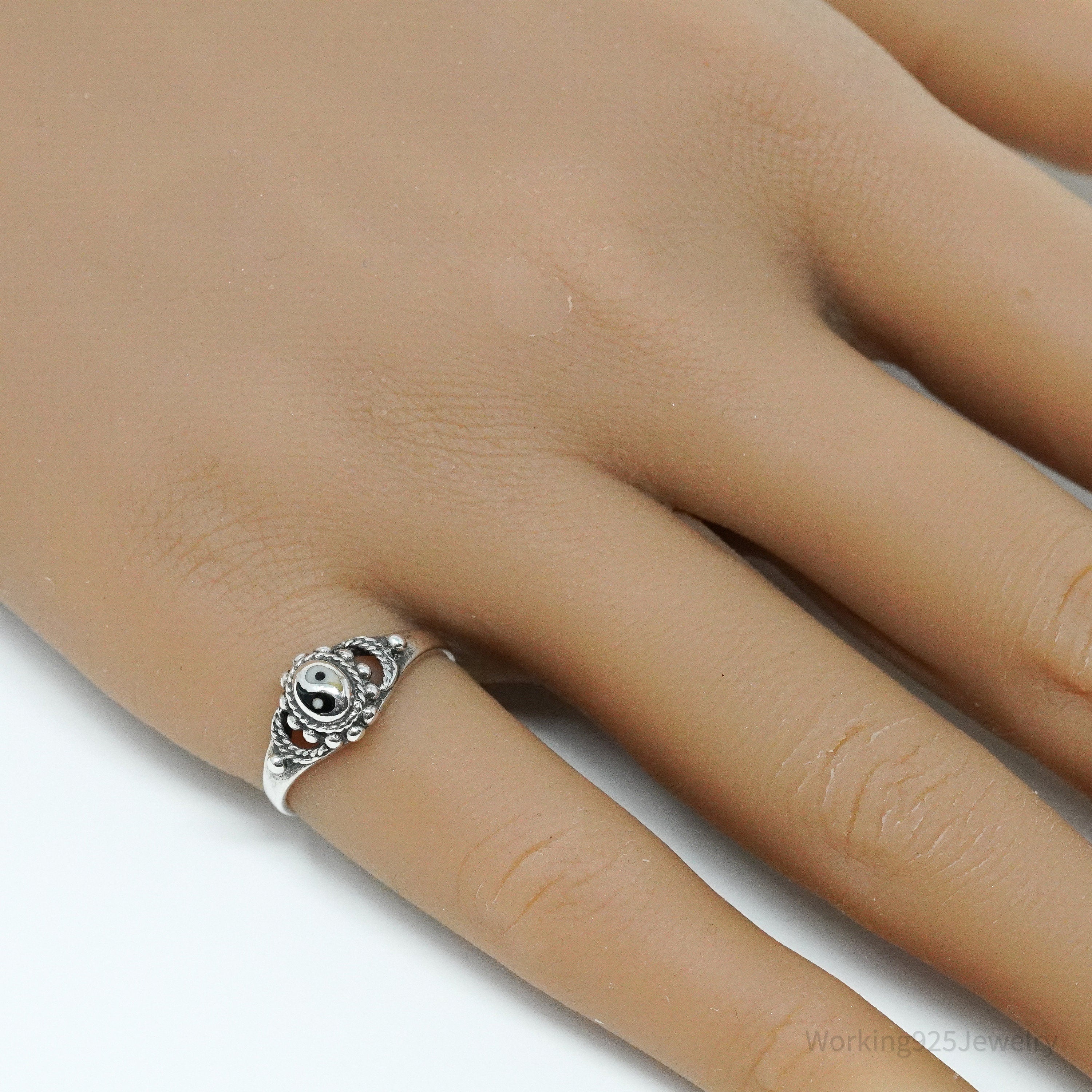 Vintage Black & White Onyx Yin Yang Sterling Silver Ring Size 5