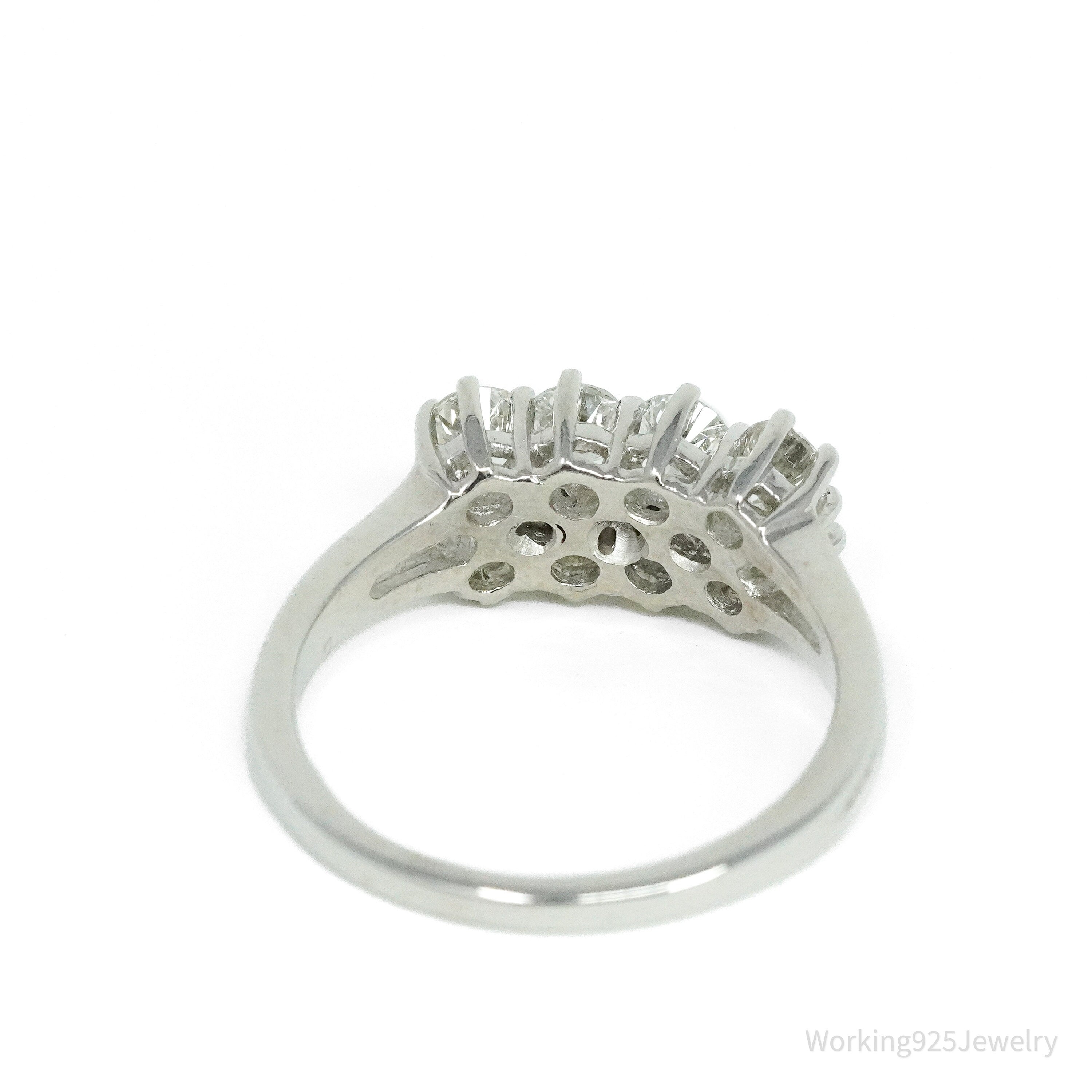 14K White Gold & Diamond Ring - Size 8.5