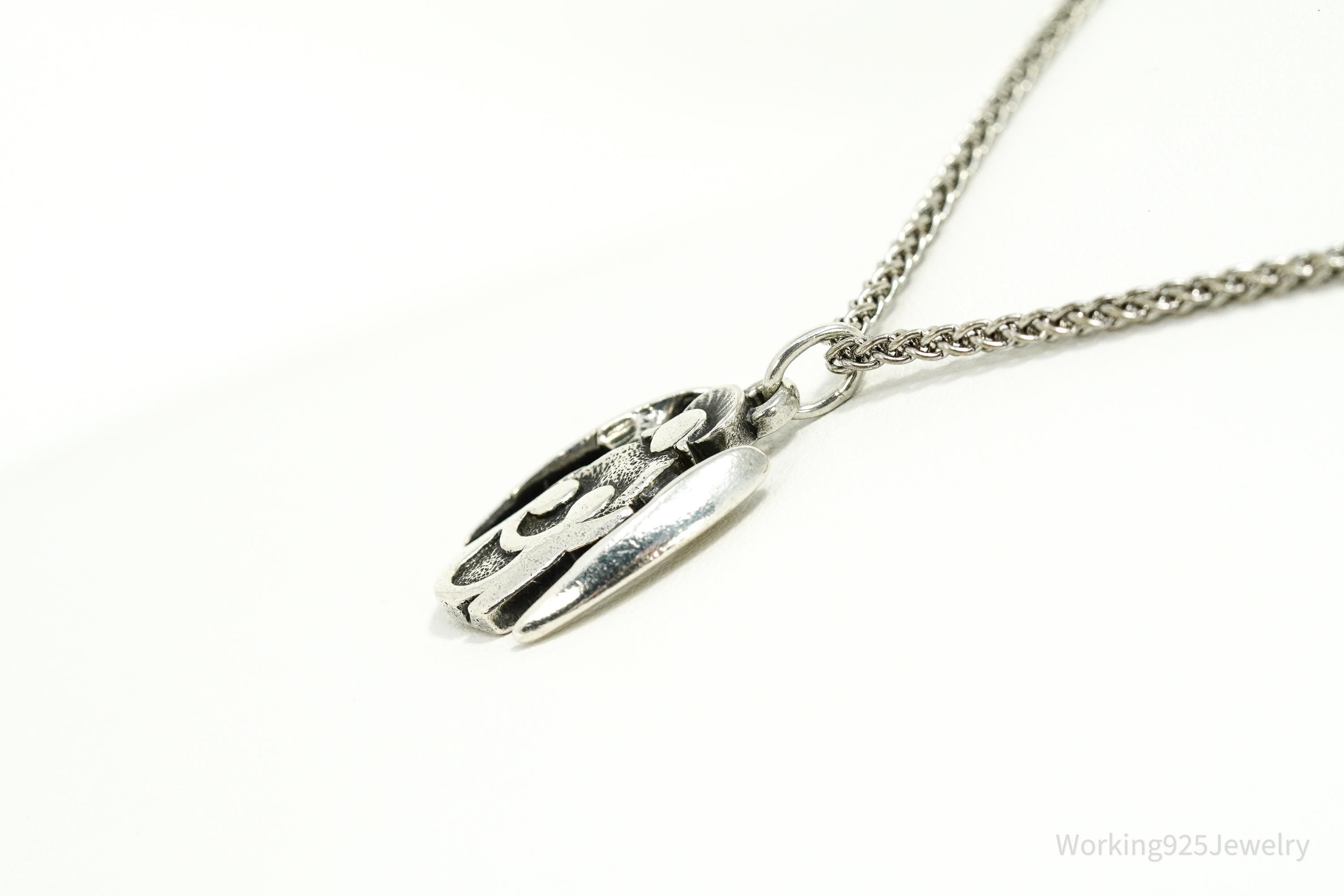 Vintage Designer James Avery Retired Guardian Angel Sterling Silver Necklace 20"