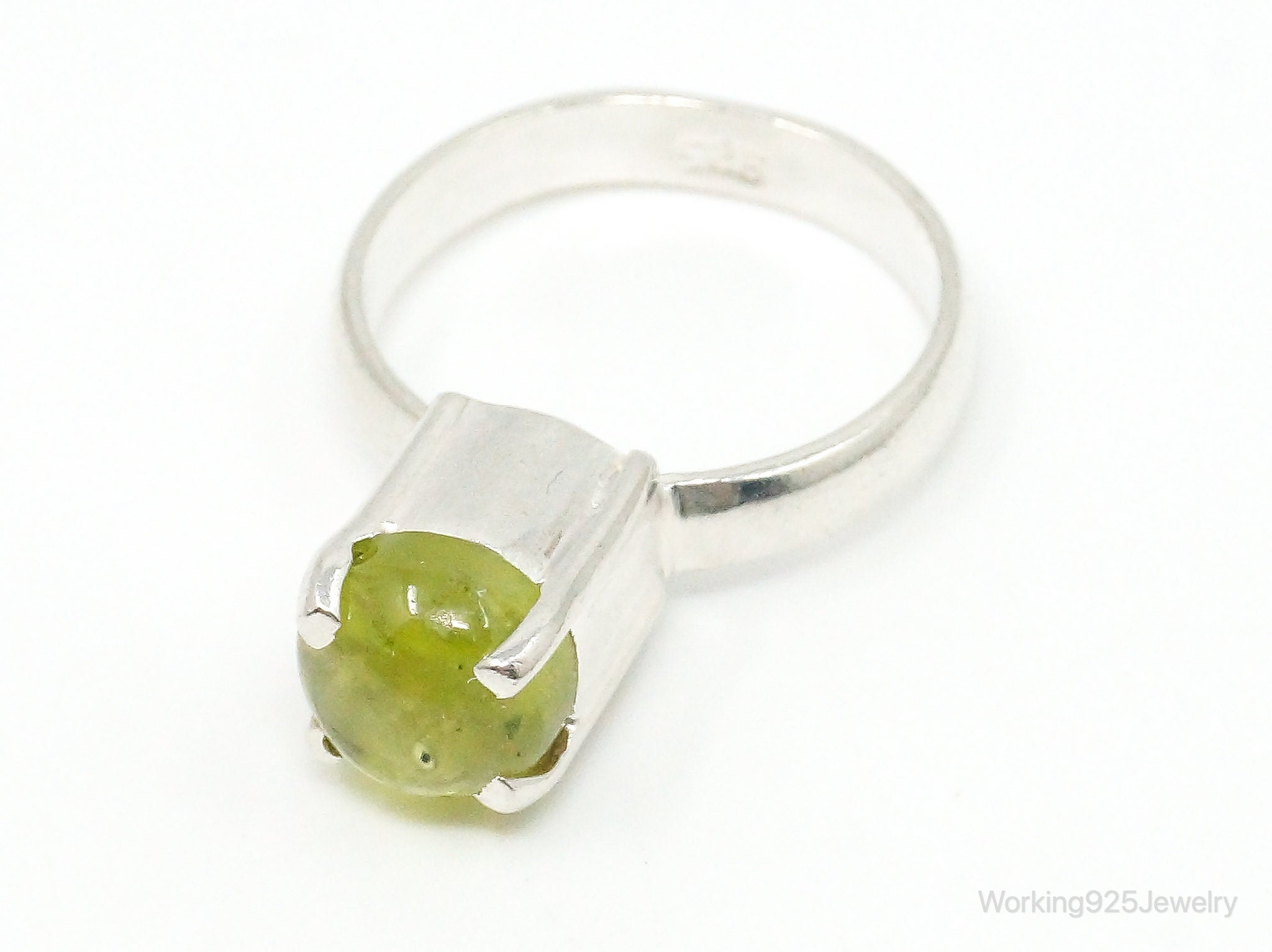 Vintage Round Green Peridot Sterling Silver Ring Size 7