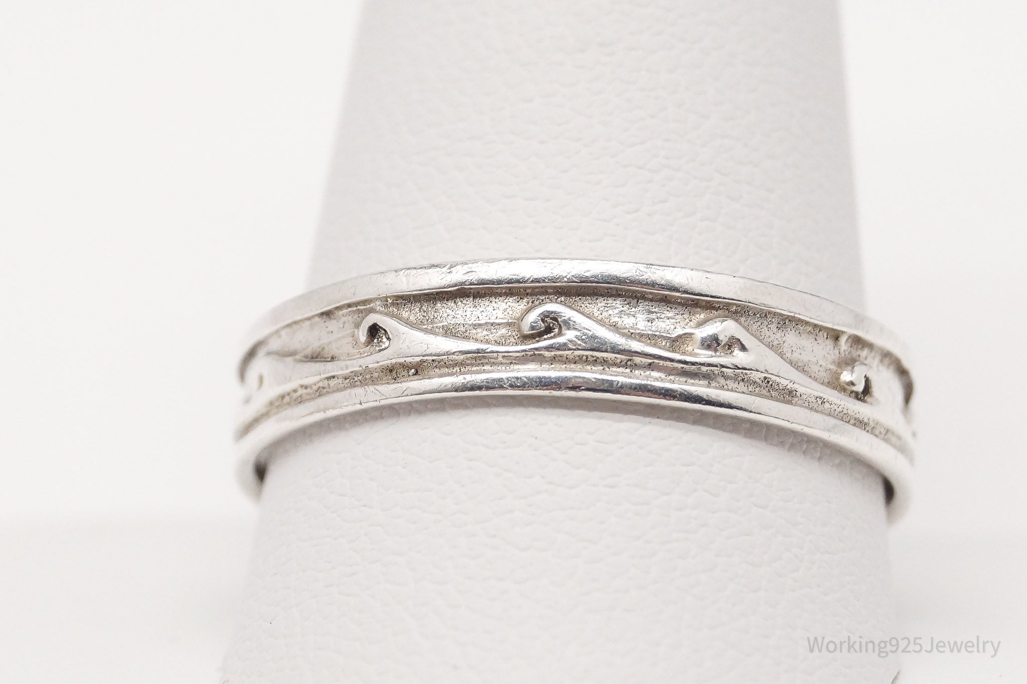 Vintage Waves Sterling Silver Band Ring - Size 12