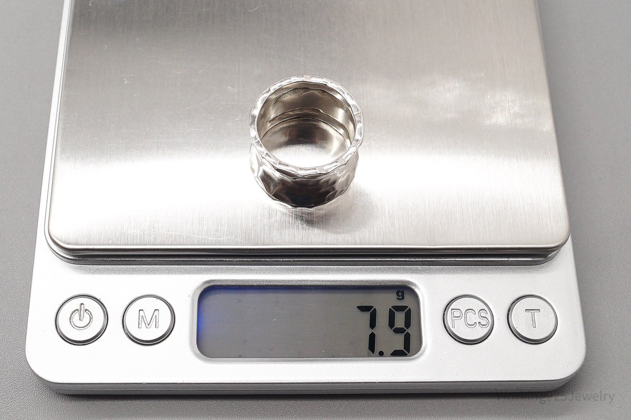 Vintage Hammered Style Sterling Silver Band Ring - Size 7.5