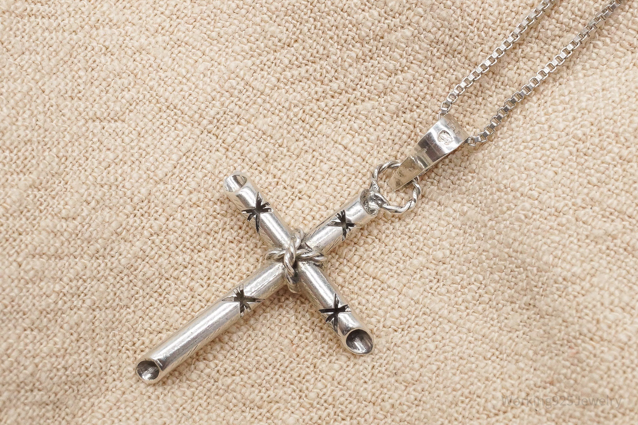 Vintage Cross Sterling Silver Necklace 16"