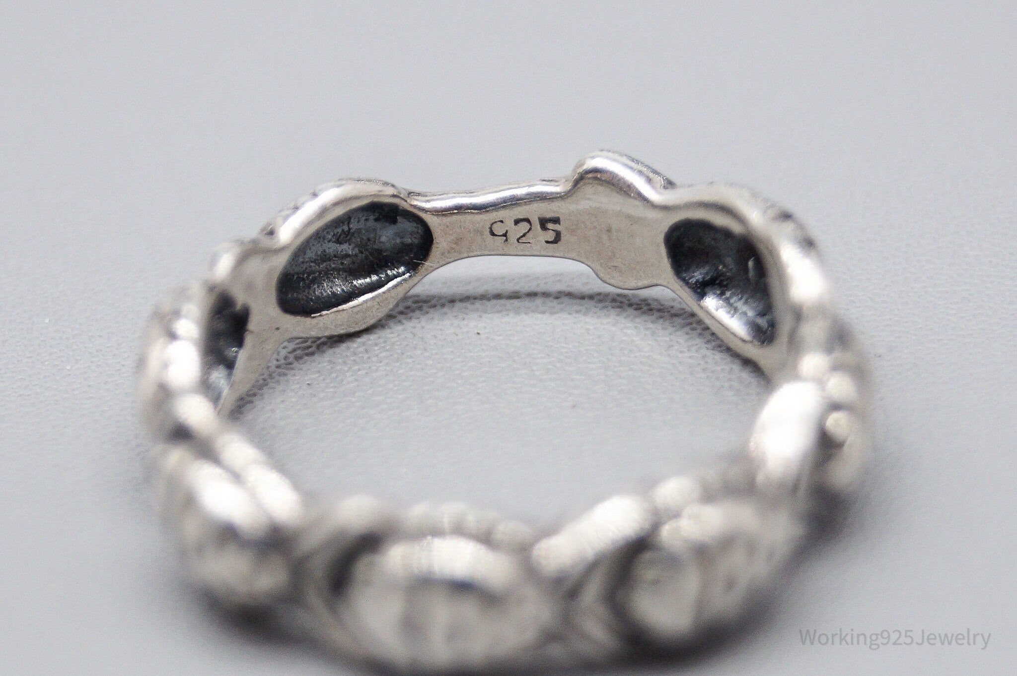 Vintage Swimming Fish Sterling Silver Band Ring - Size 6