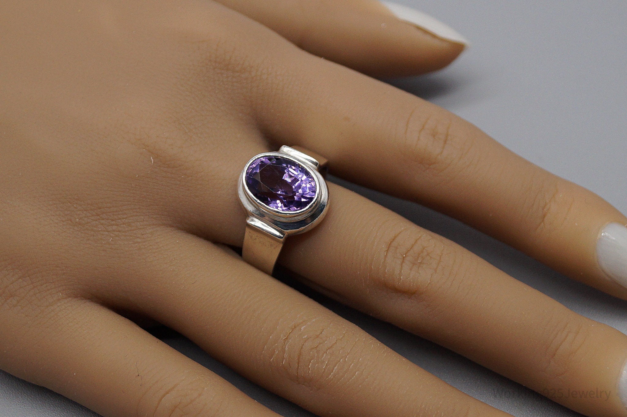 Vintage Amethyst Modernist Sterling Silver Ring - Size 9.5