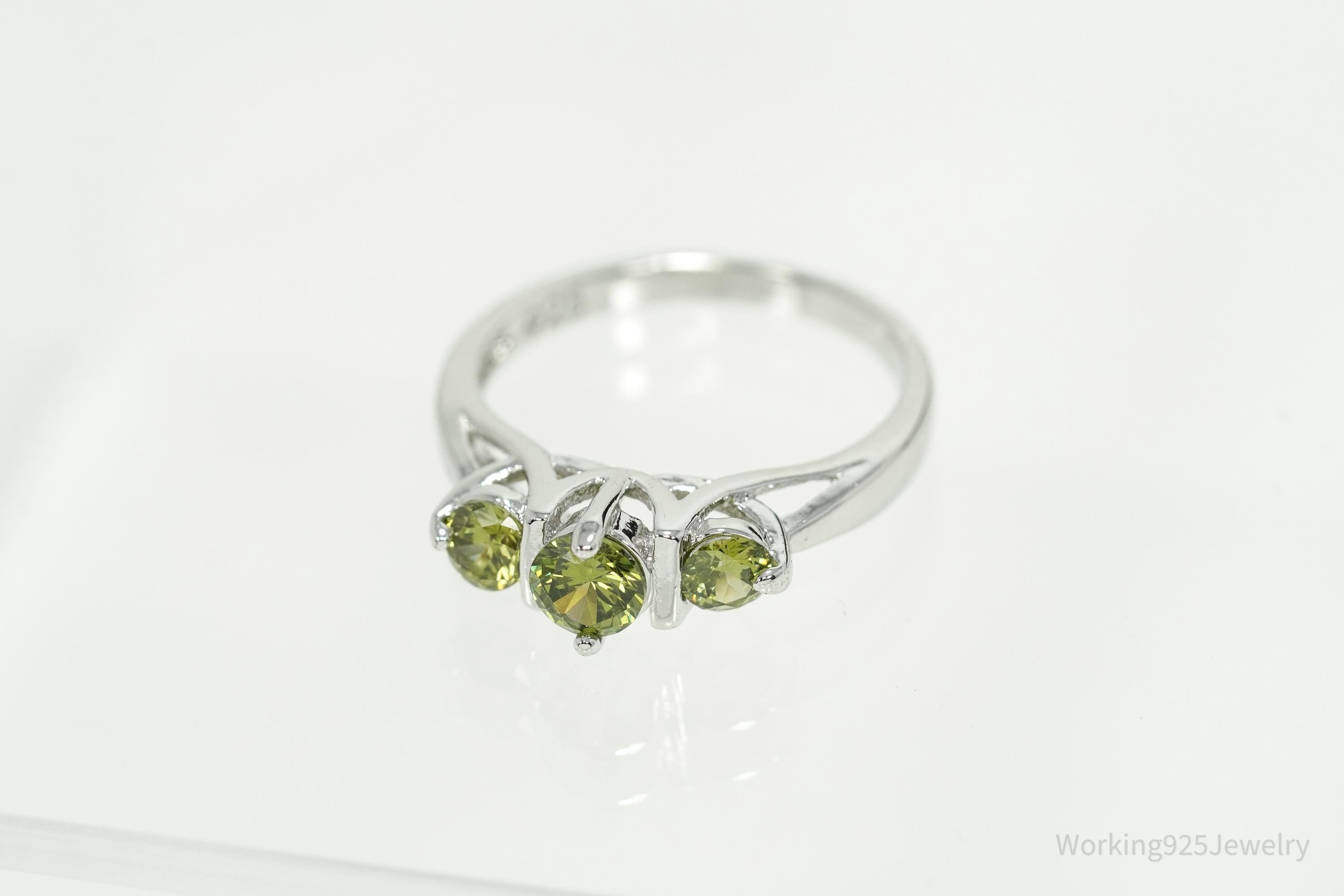 Green Peridot Sterling Silver Ring - Size 8
