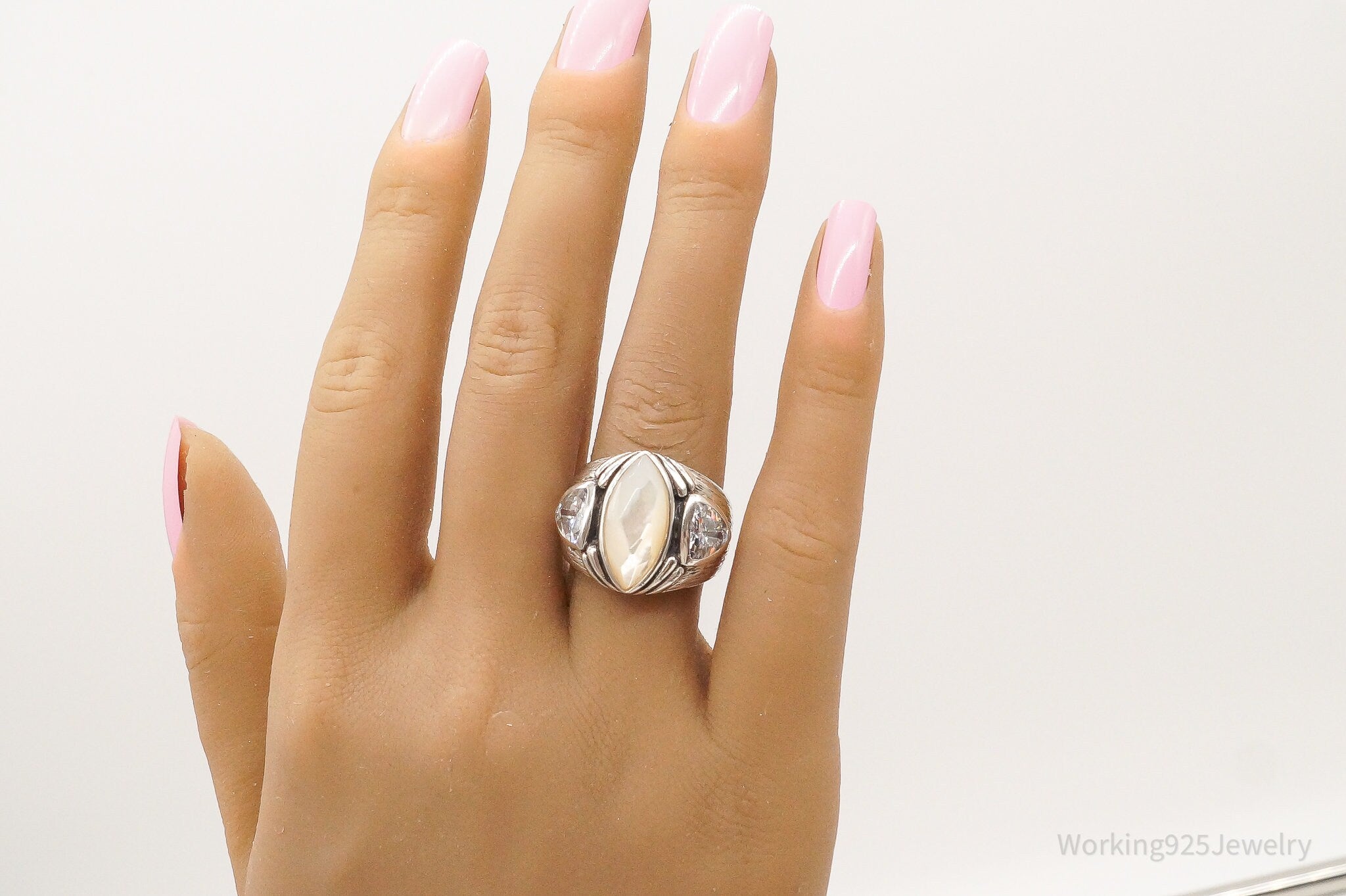 Designer Silpada Mother Of Pearl Cubic Zirconia Sterling Silver Ring Size 7.25