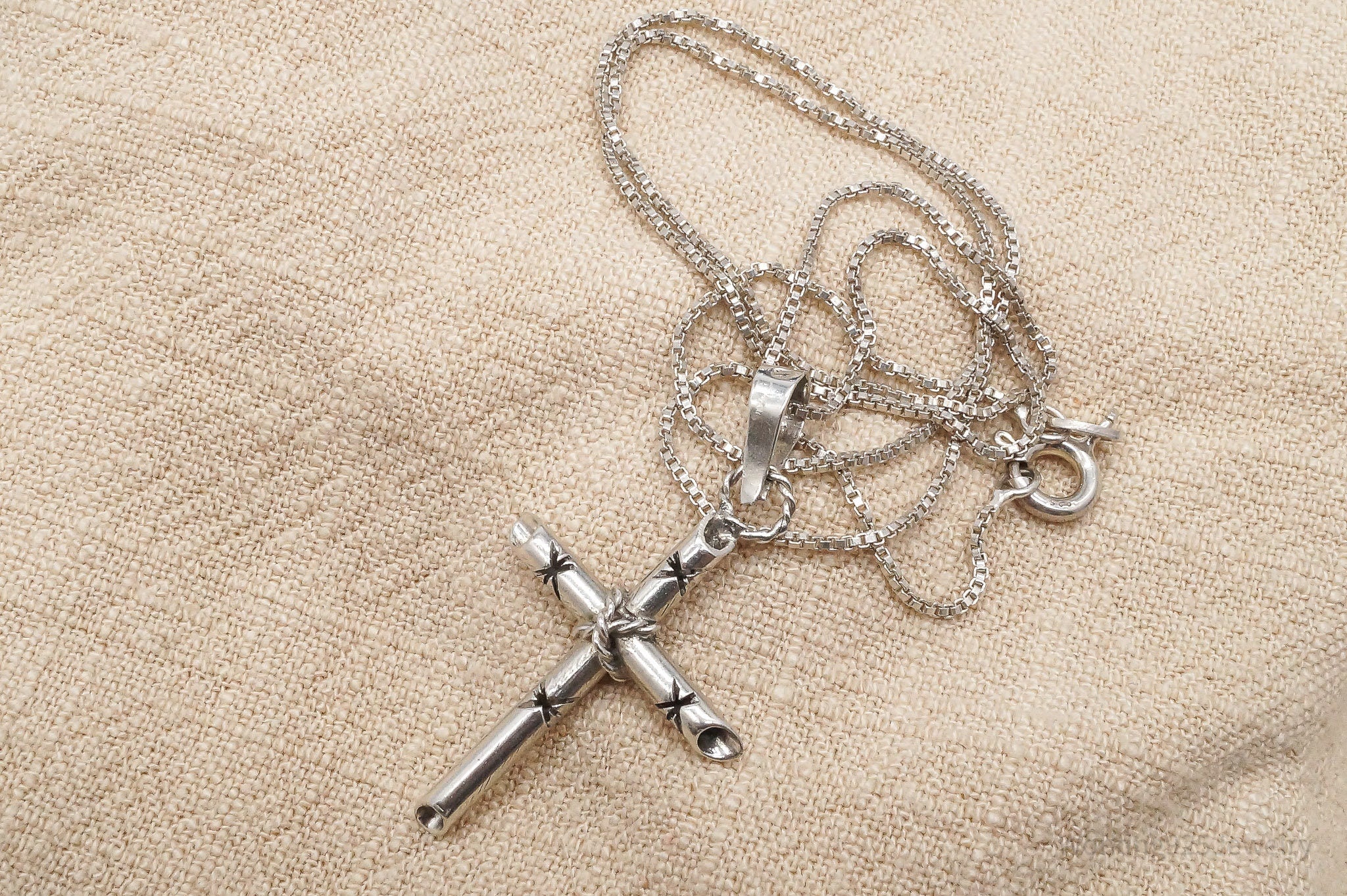 Vintage Cross Sterling Silver Necklace 16"