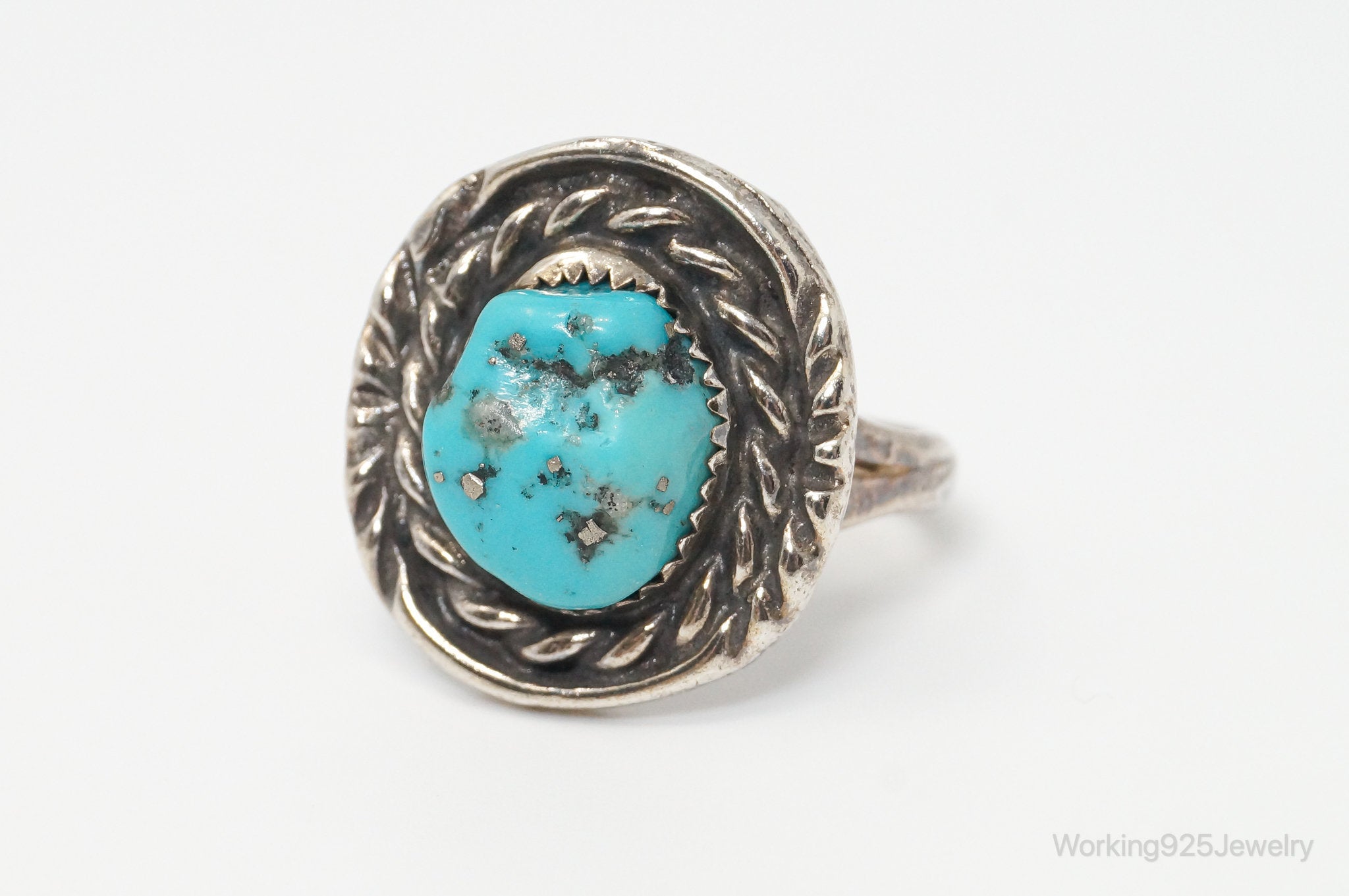 Vintage Native American Turquoise Unsigned Sterling Silver Ring - Sz 8.5