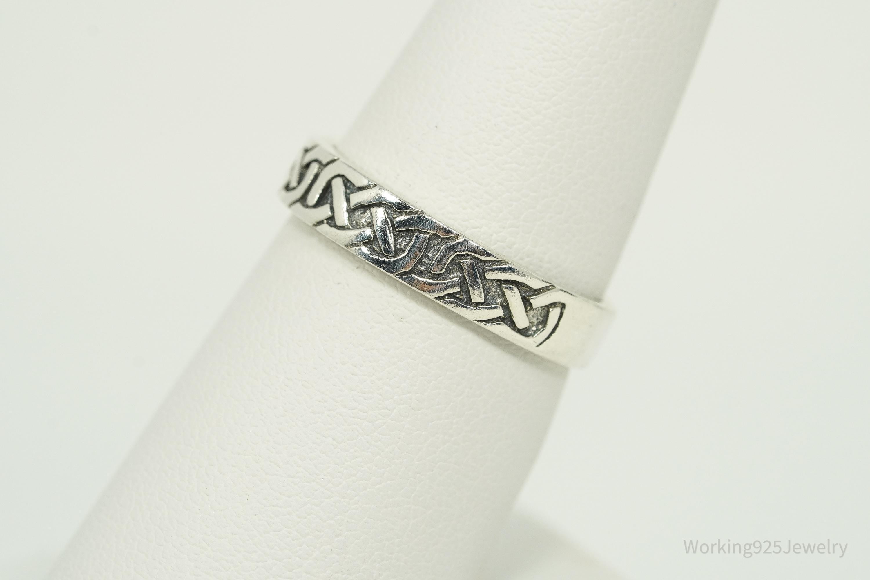 Vintage Celtic Knot Design Sterling Silver Band Ring - Size 8
