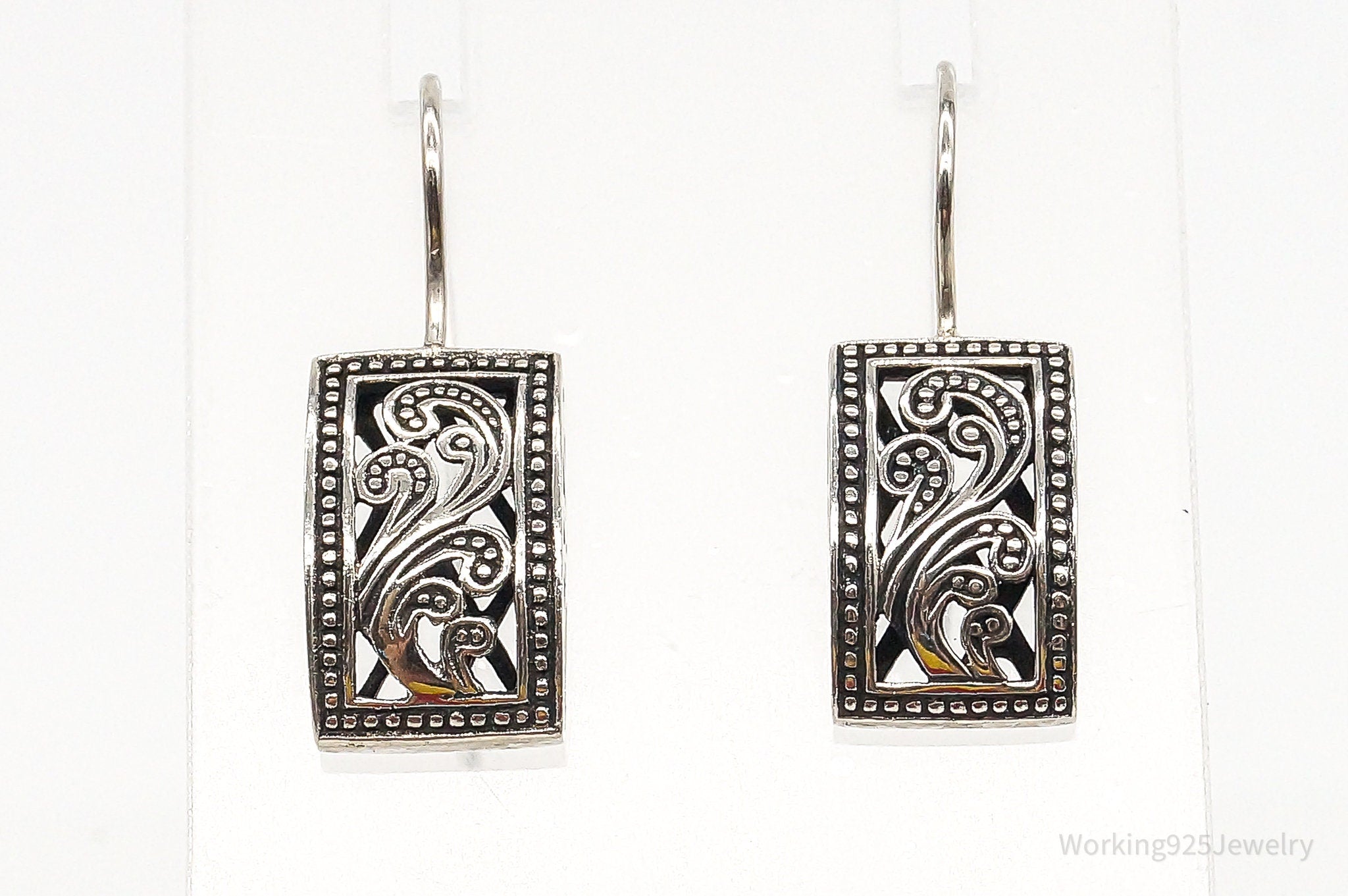 Designer Silpada Retired Paisley Sterling Silver Earrings