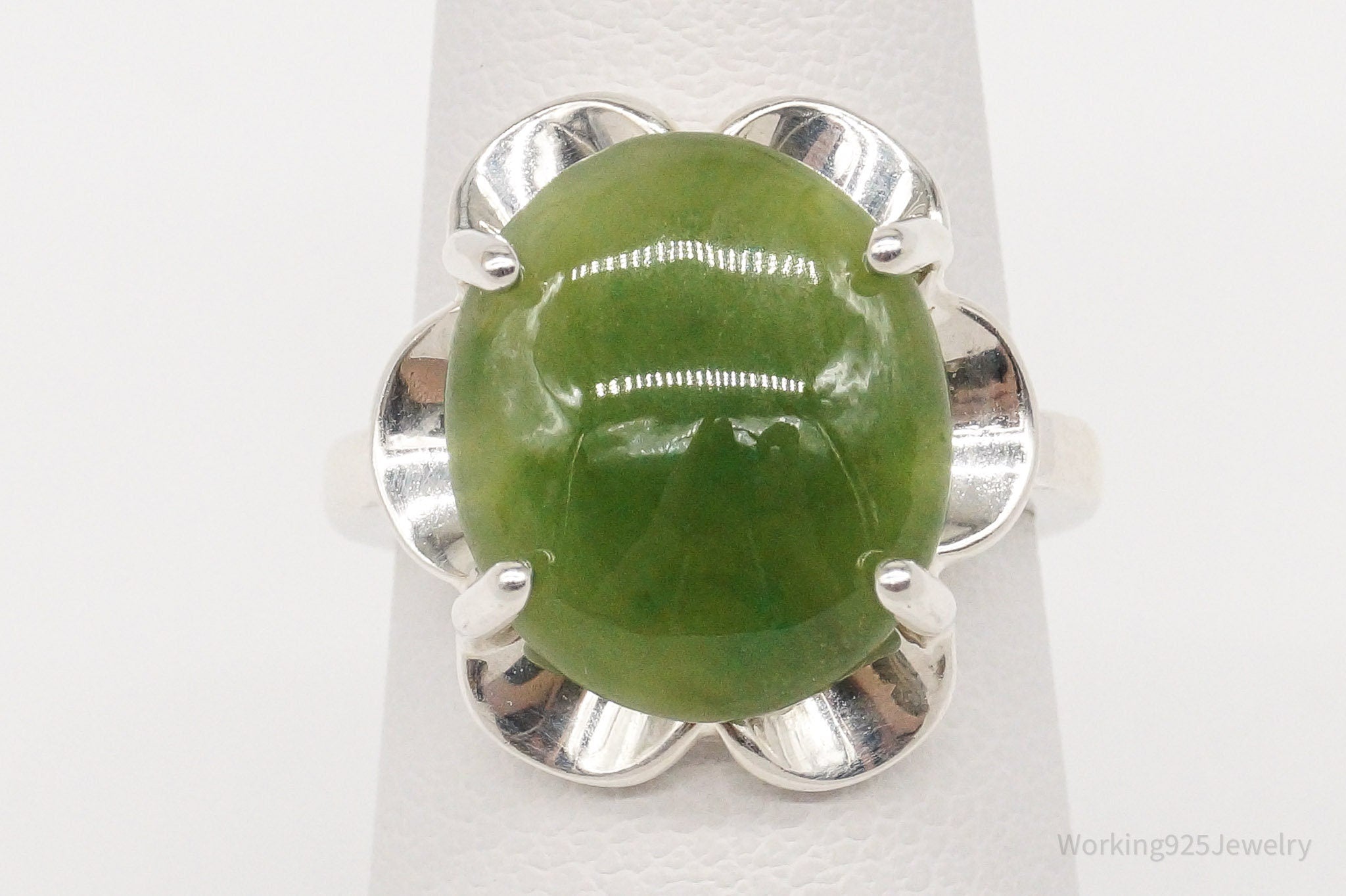 Vintage Green Jade Sterling Silver Ring - Size 4.75