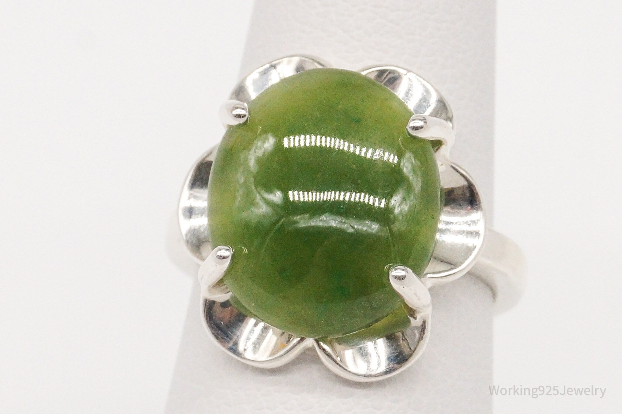 Vintage Green Jade Sterling Silver Ring - Size 4.75