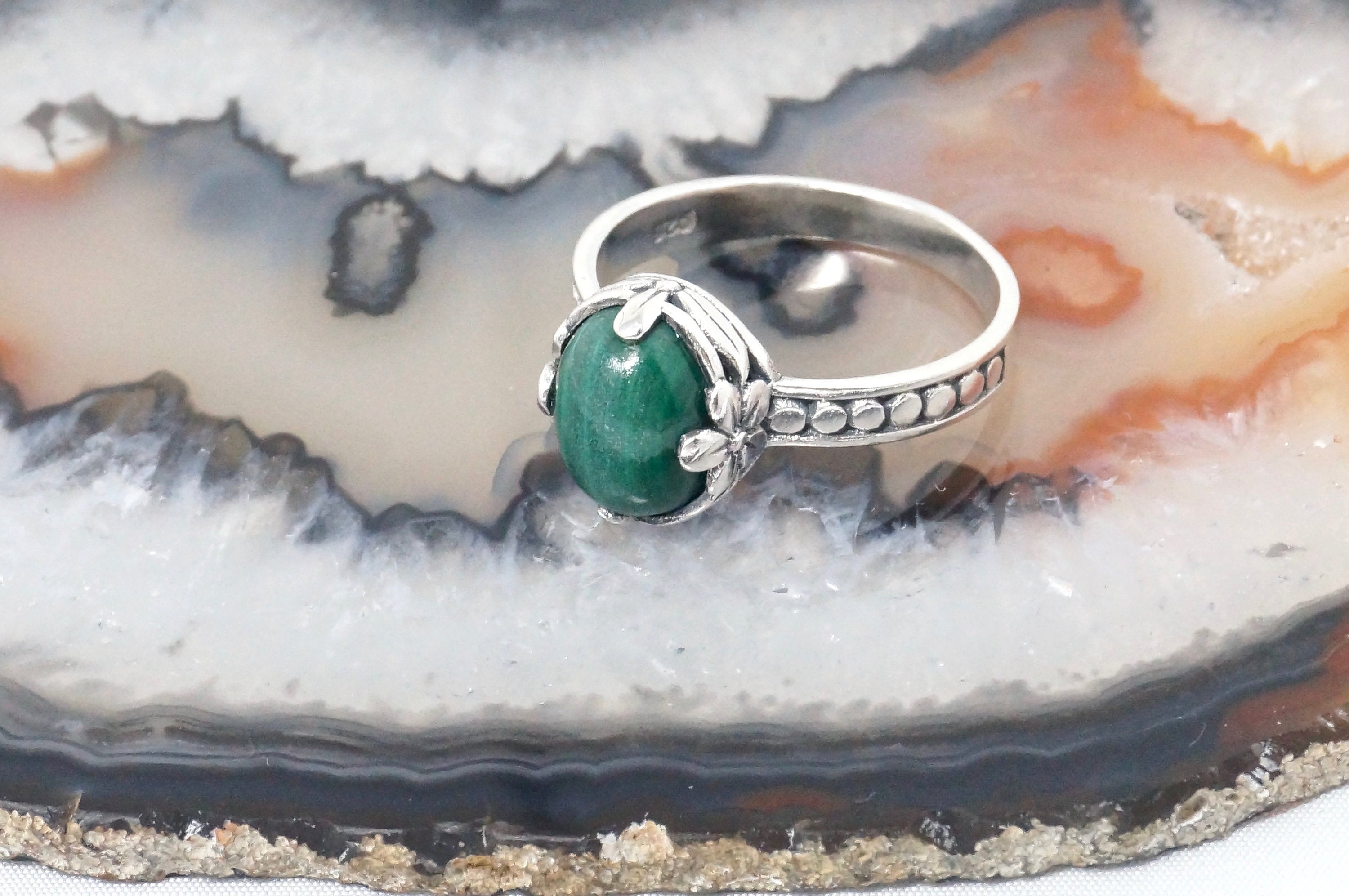 Vintage Green Malachite Gemstone Southwestern Style SterlingSilver Ring Size 8