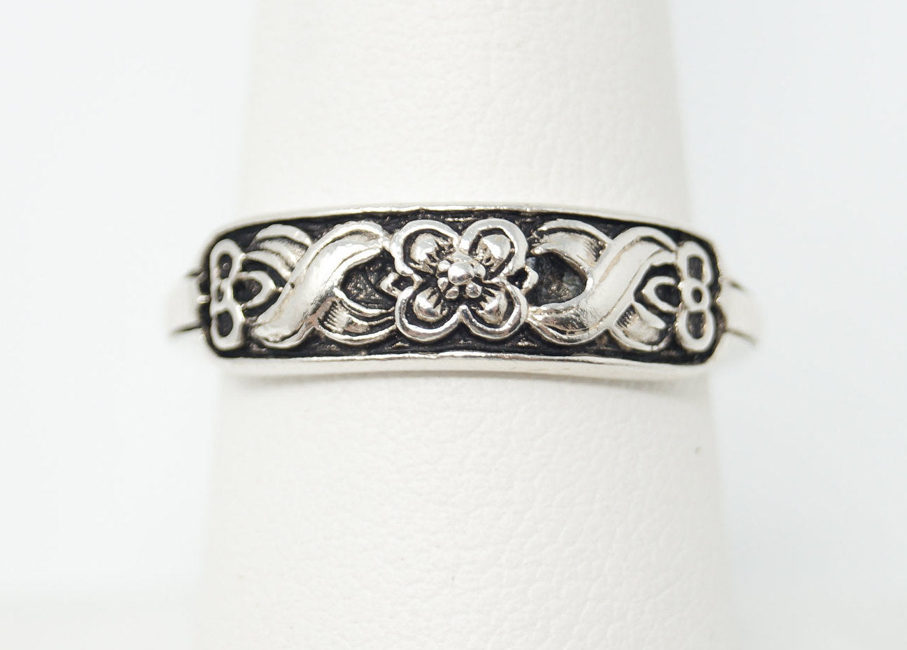 Vintage Floral Art Nouveau Etched Sterling Silver Ring - Sz 7.5