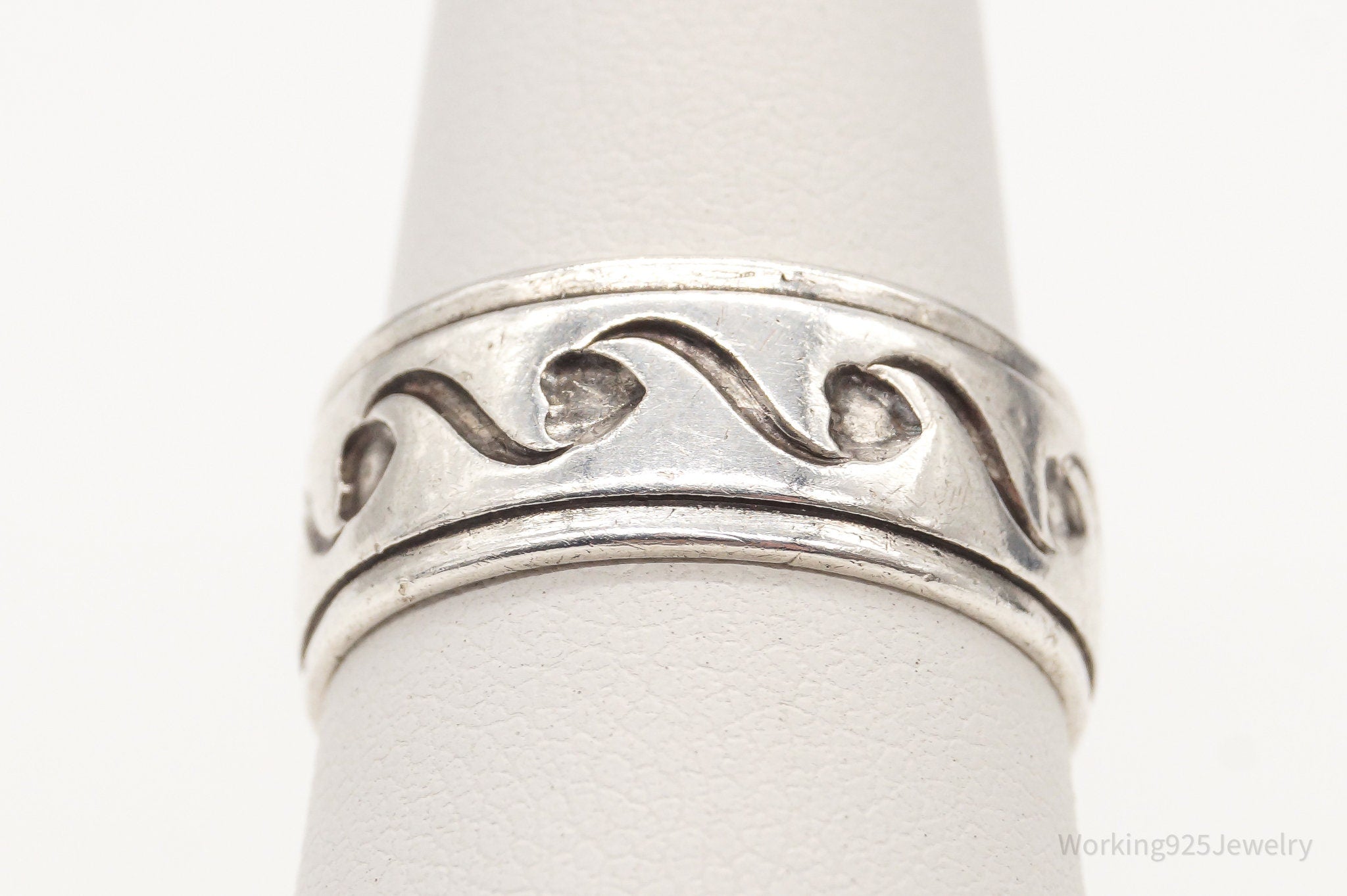 Antique Designer Vargas Hearts Pattern Sterling Silver Band Ring - Size 7