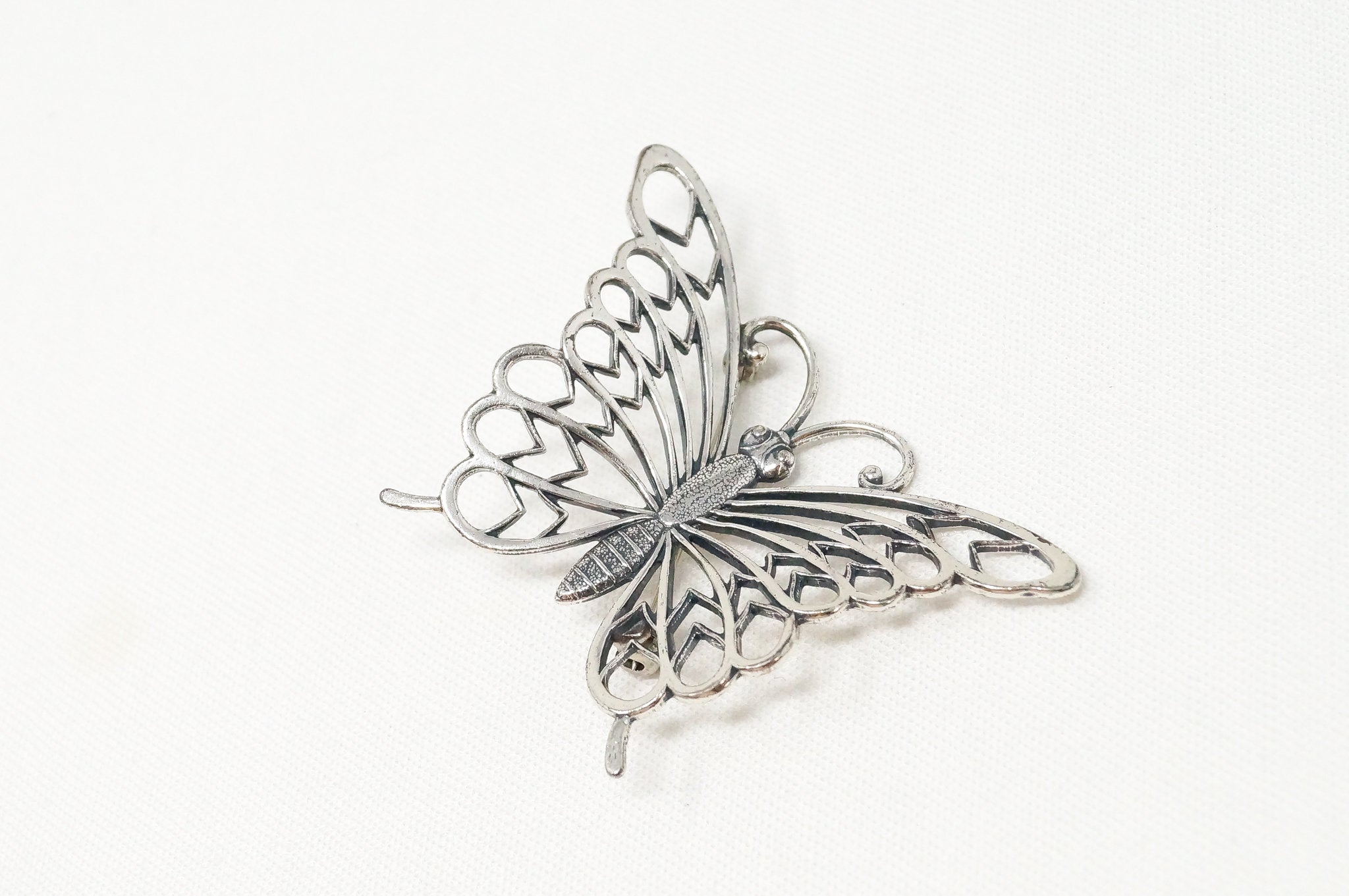 Vintage Designer Beau Butterfly Cut Out Modernist Sterling Silver Brooch Pin