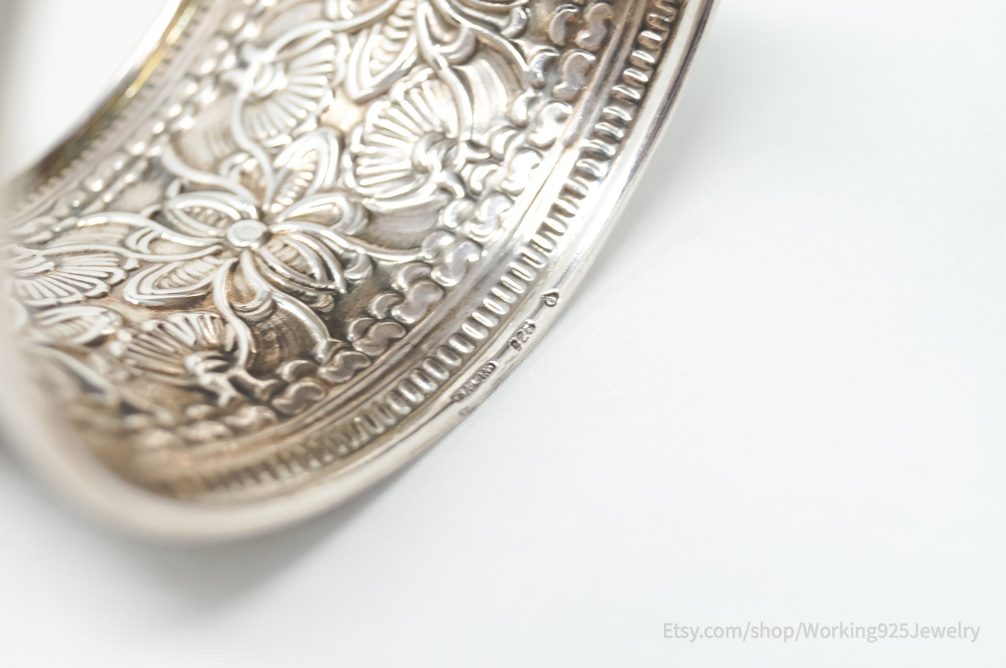 Vintage Designer Floral Pattern Flower Motif Sterling Silver Cuff Bracelet