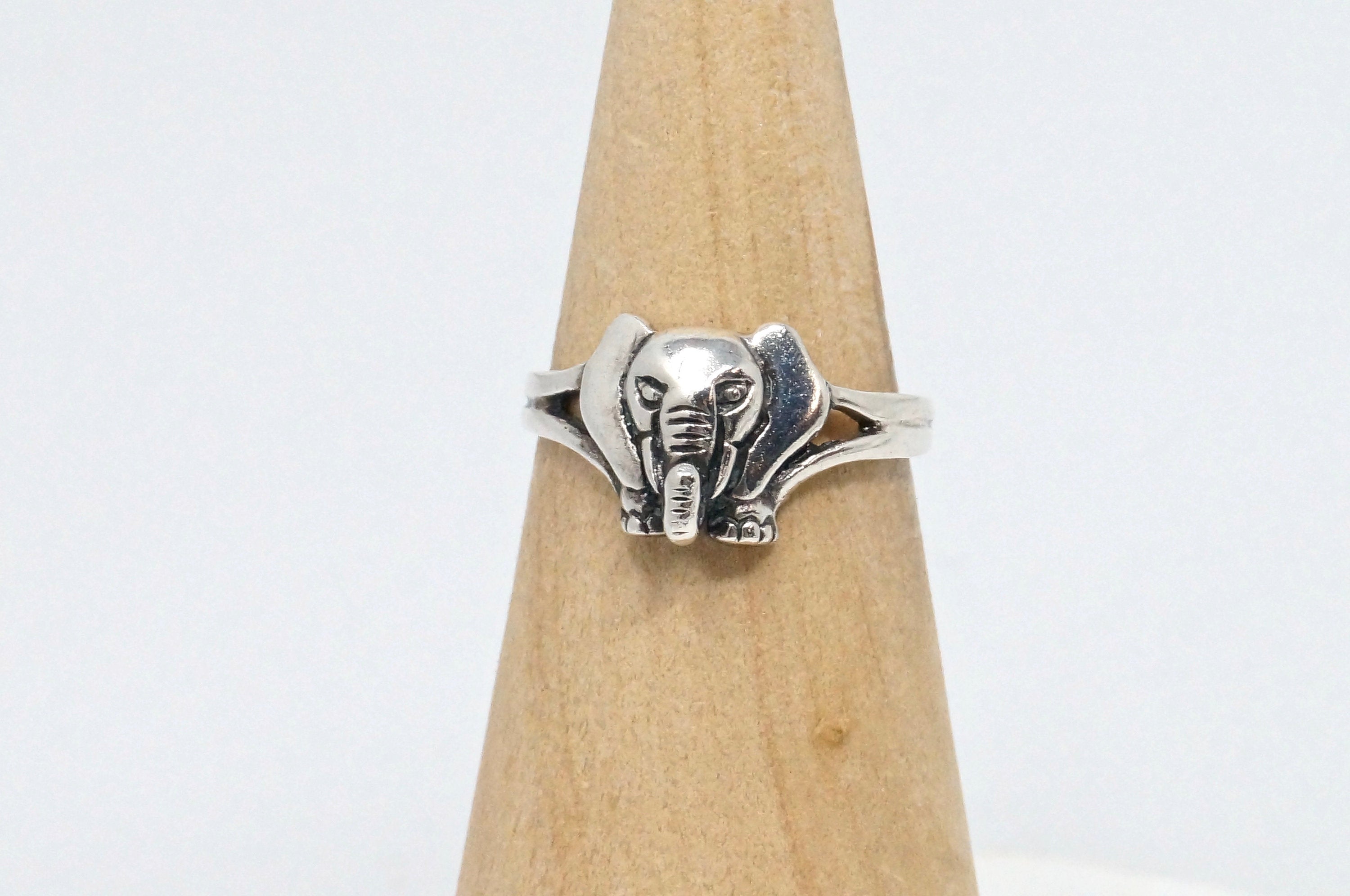 Vintage Elephant Face Sterling Silver Ring - Good Luck - Size 7.5