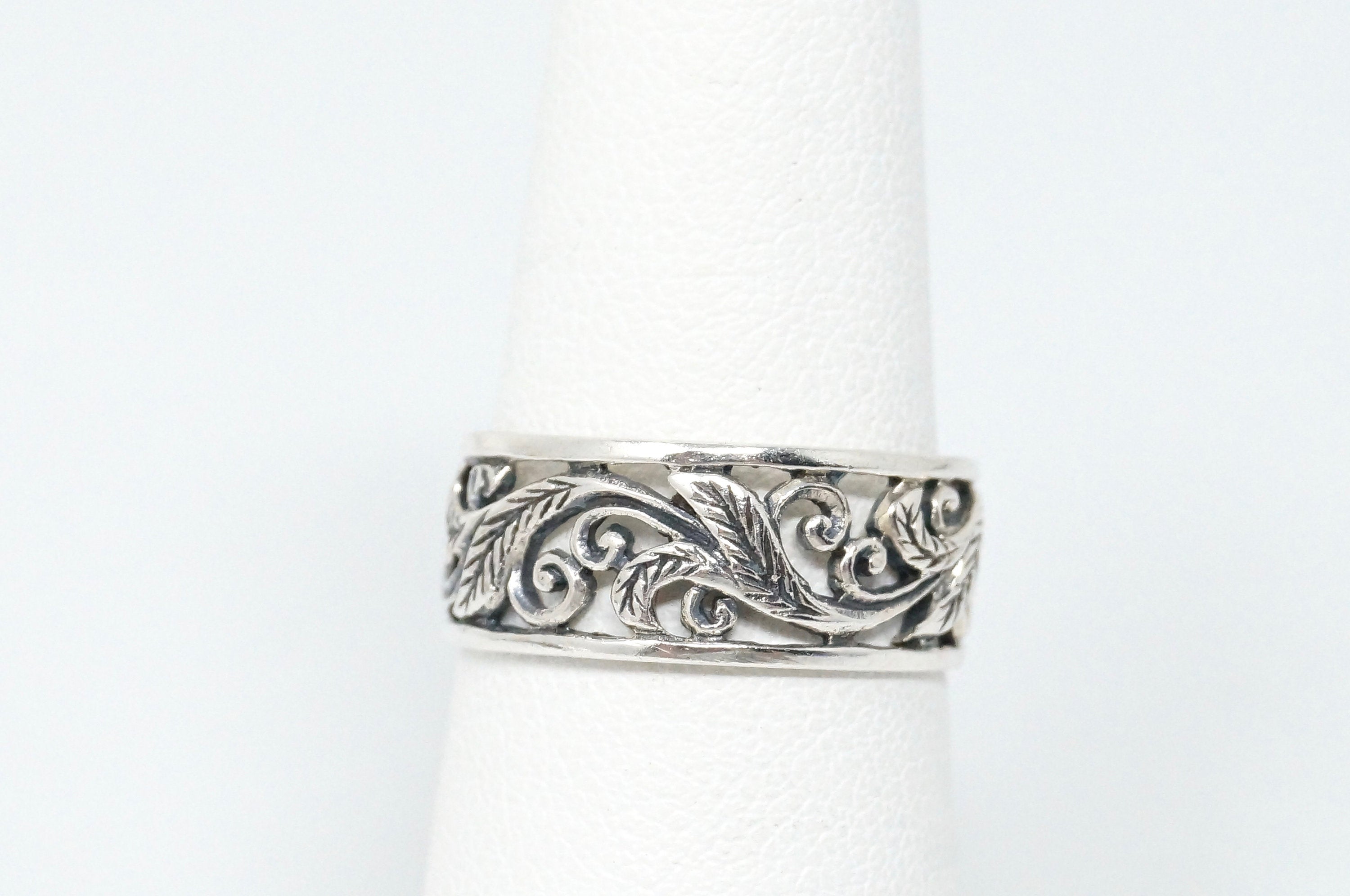 Vintage Cut Out Style Flowing Feather Leaf Sterling Silver Band Ring Size 6.25