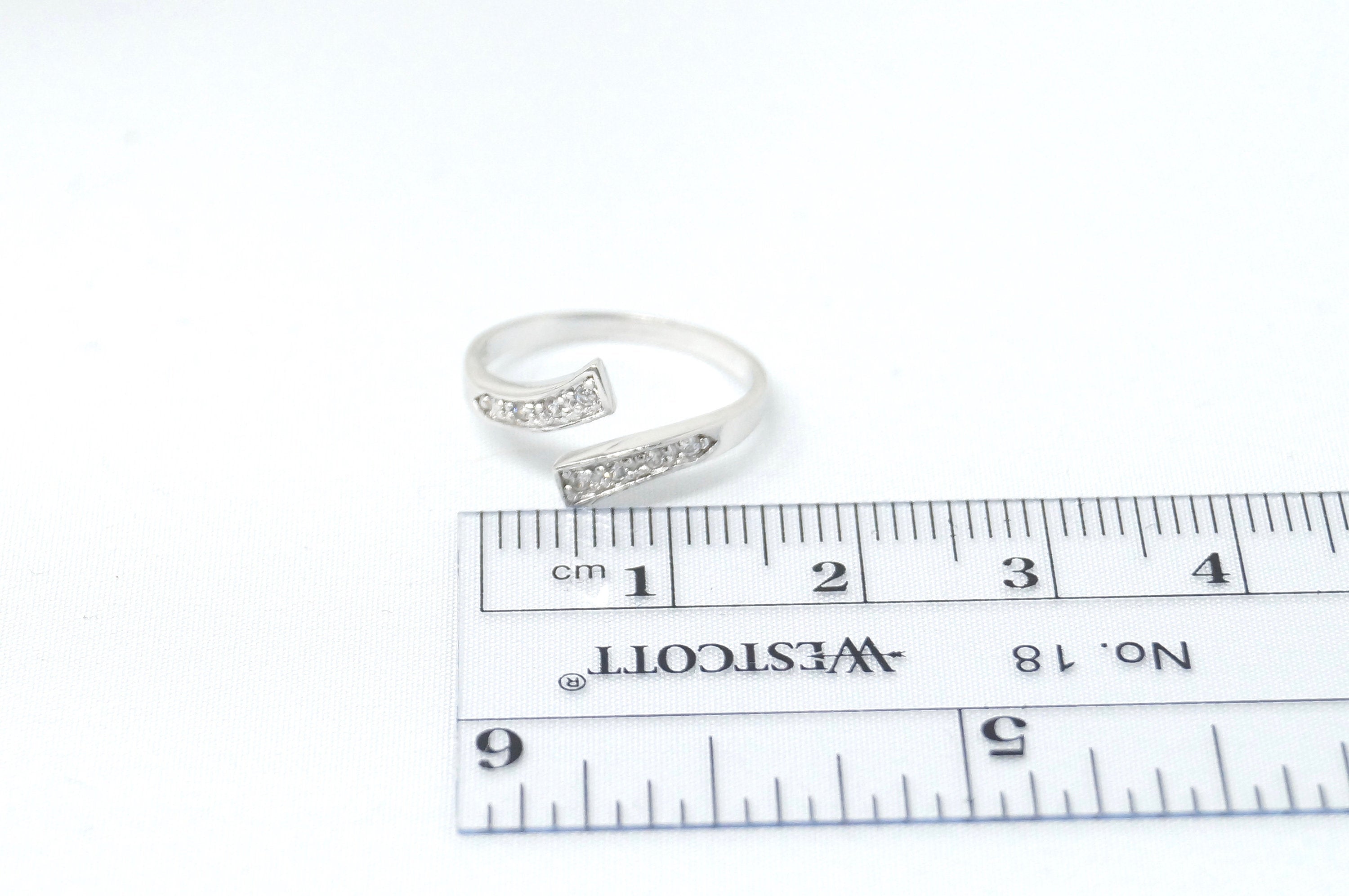 Vintage CZ Wrap Around Sterling Silver Ring - Size 3.5