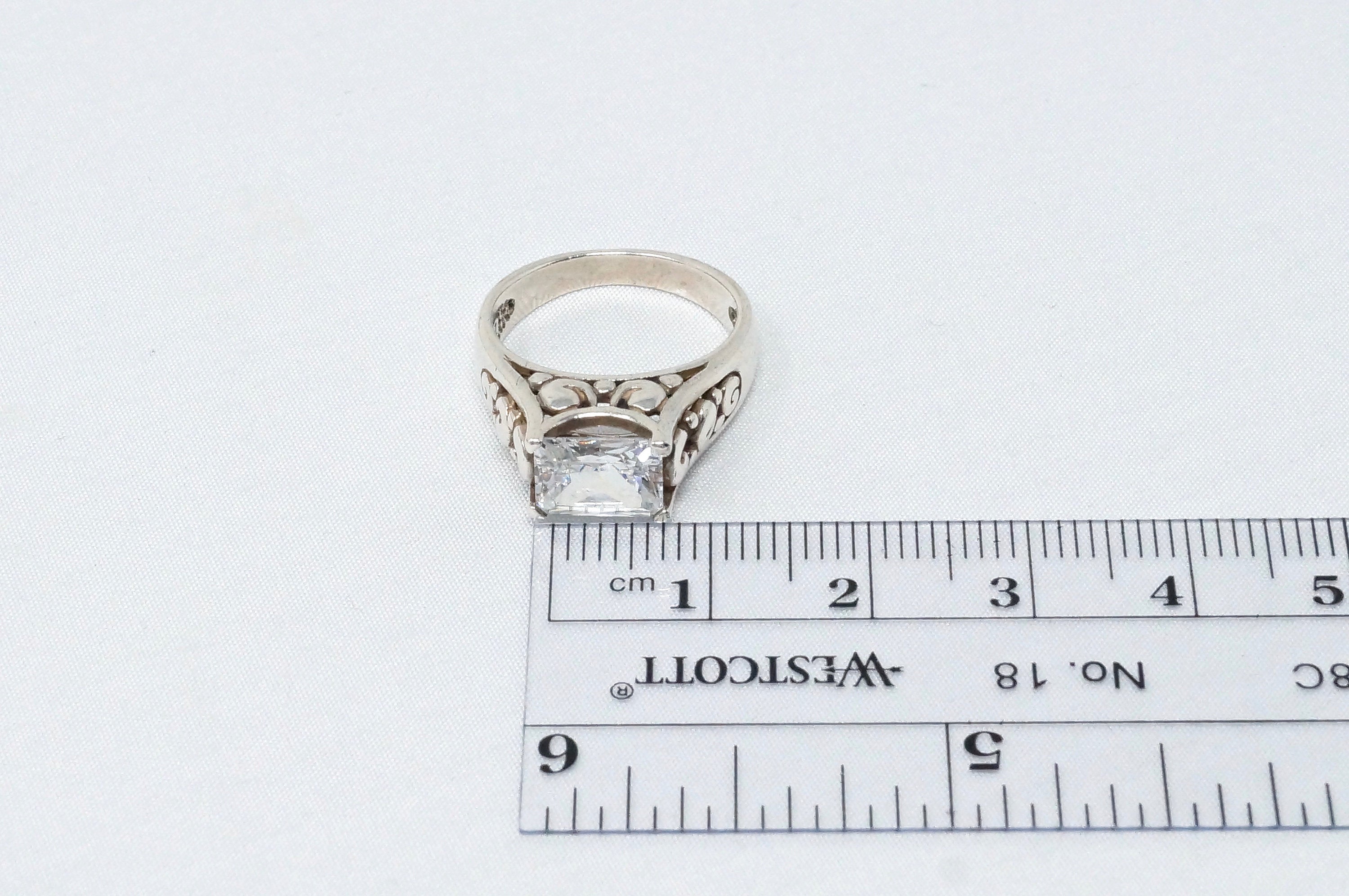 Beautiful Vintage Large Cubic Zirconia Scroll Design Sterling Silver Ring Size 5