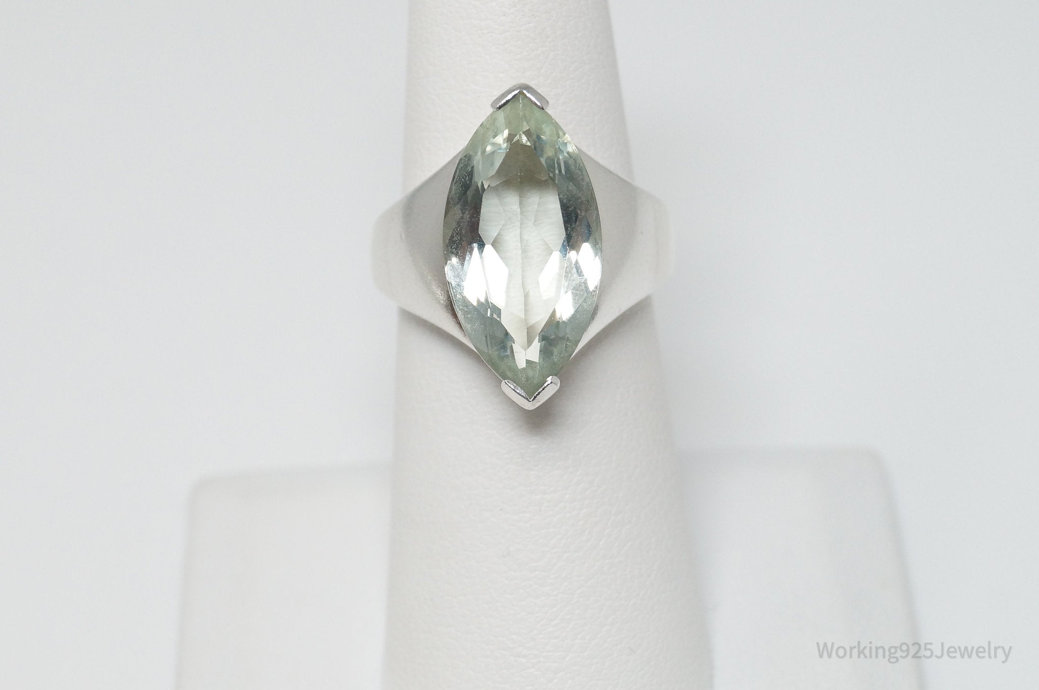 Vintage Designer Pale Green Gemstone Sterling Silver Ring - Sz 6