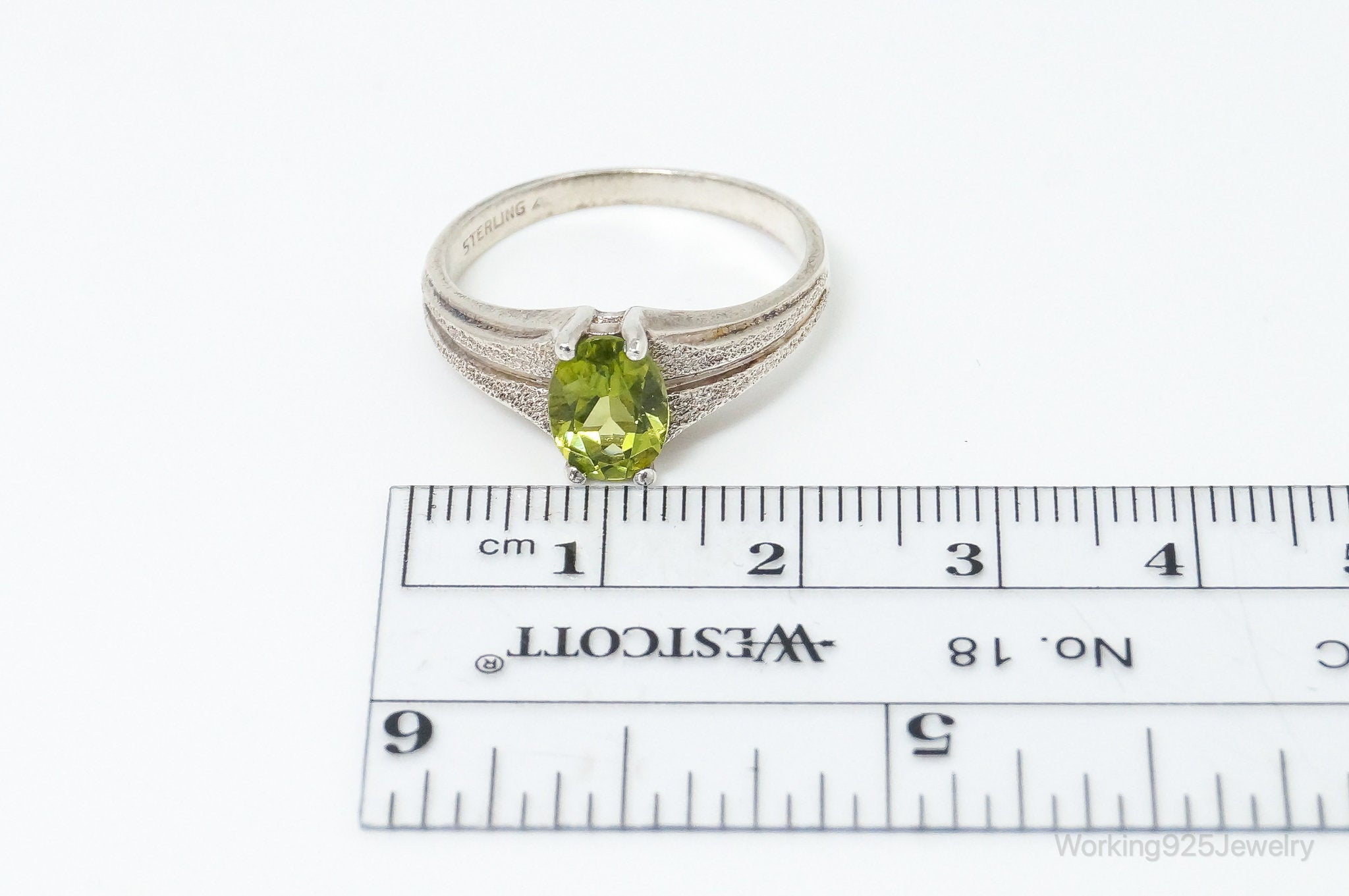 Vintage Green Peridot Sterling Silver Ring - Size 9