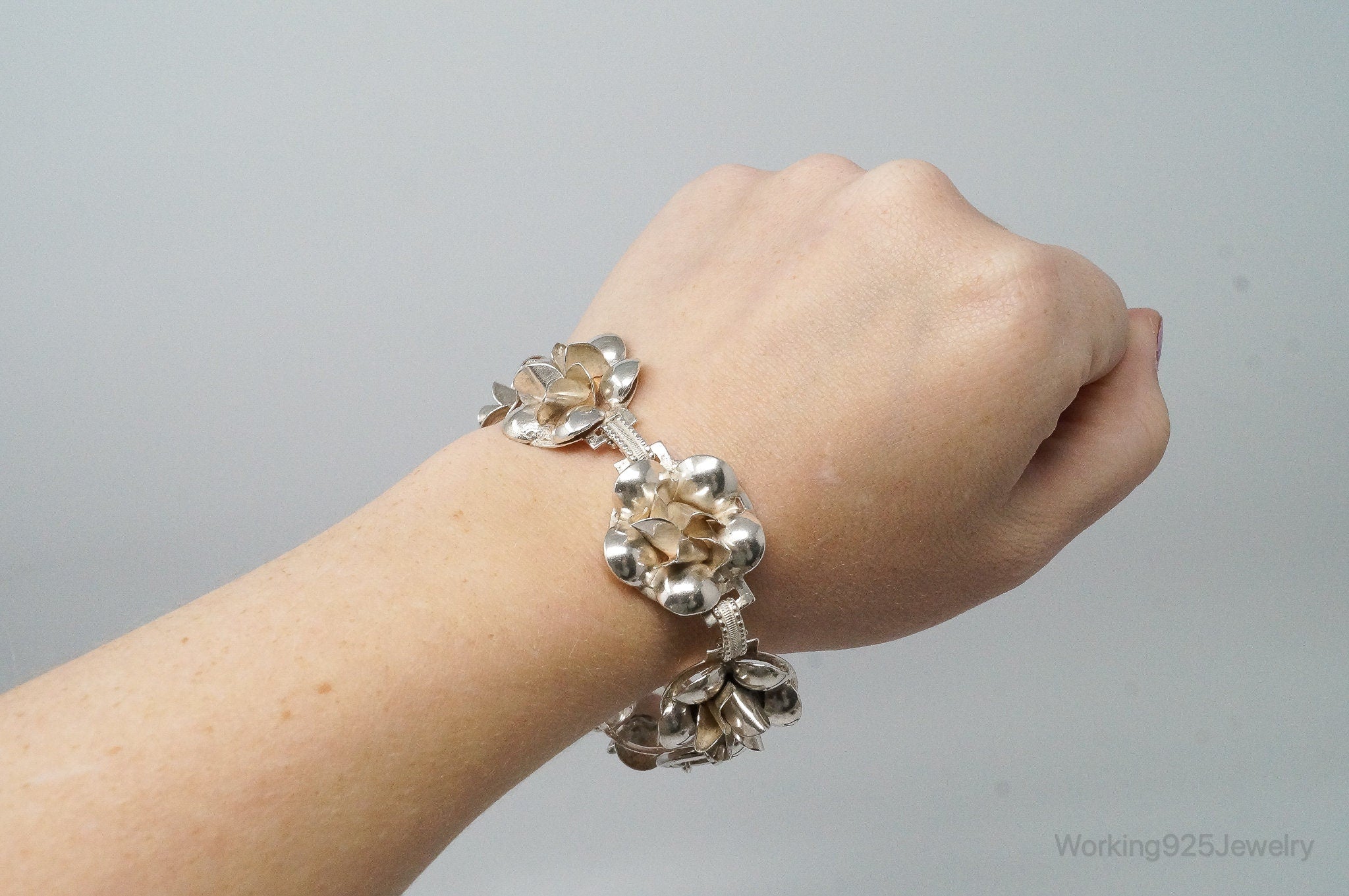 Vintage 1940s Raffaele Flower Silver Silver Panel Bracelet