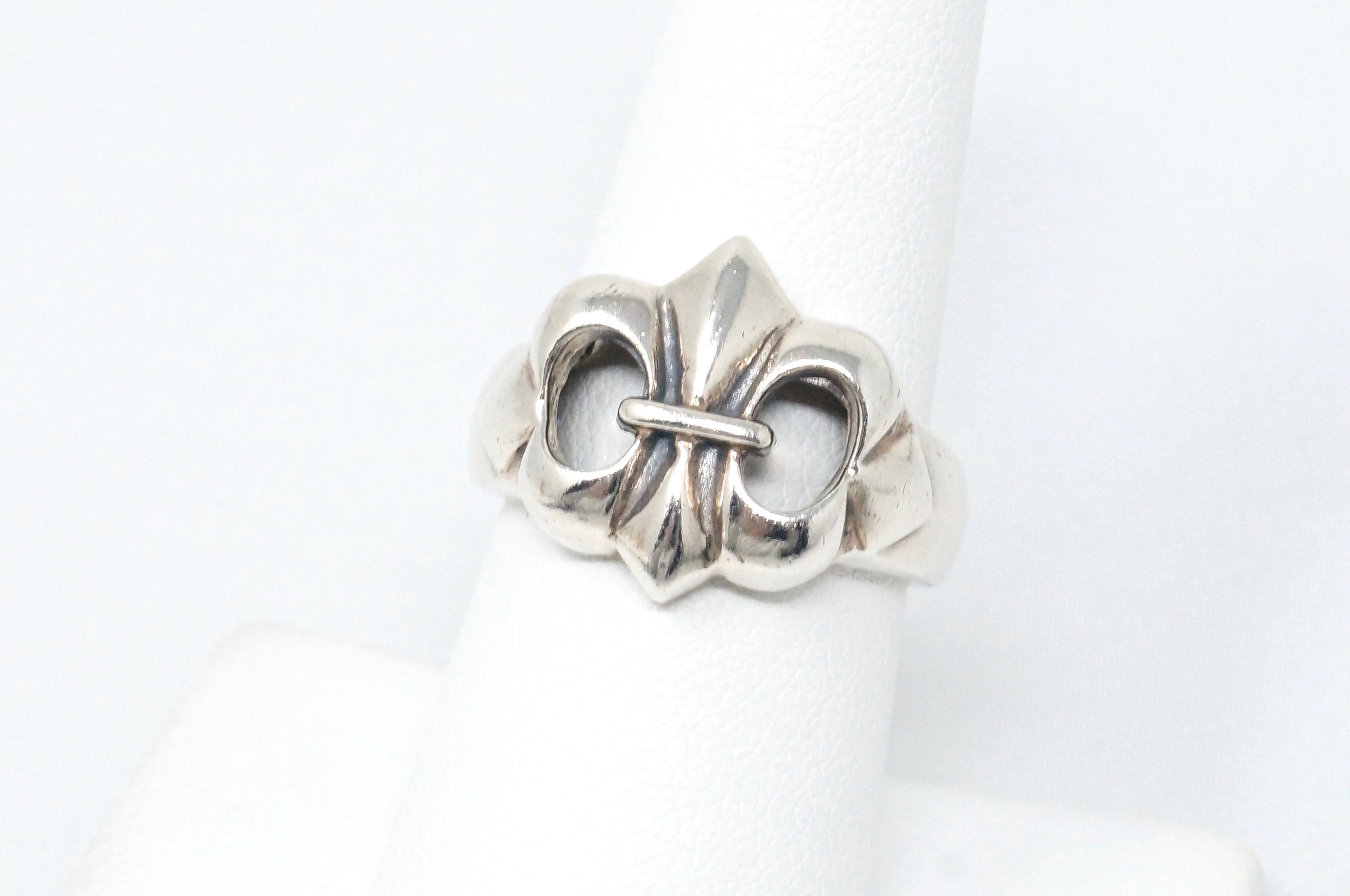 Reserved* Lovely Vintage Royal Fleur De Lis Sterling Silver Ring - Size 7.75 -775531364