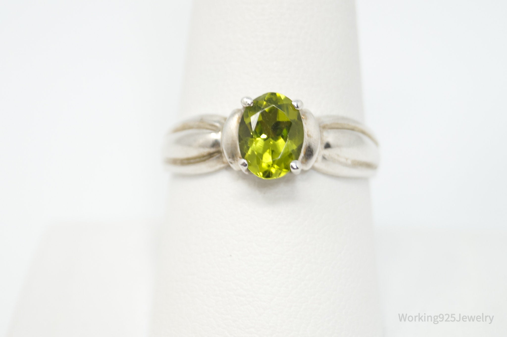 Vintage Green Peridot Sterling Silver Ring - Size 9