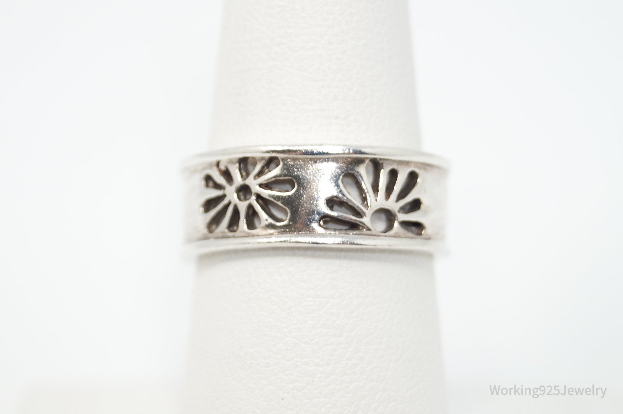 Vintage Floral Cut Out Sterling Silver Band Ring - Sz 7.5