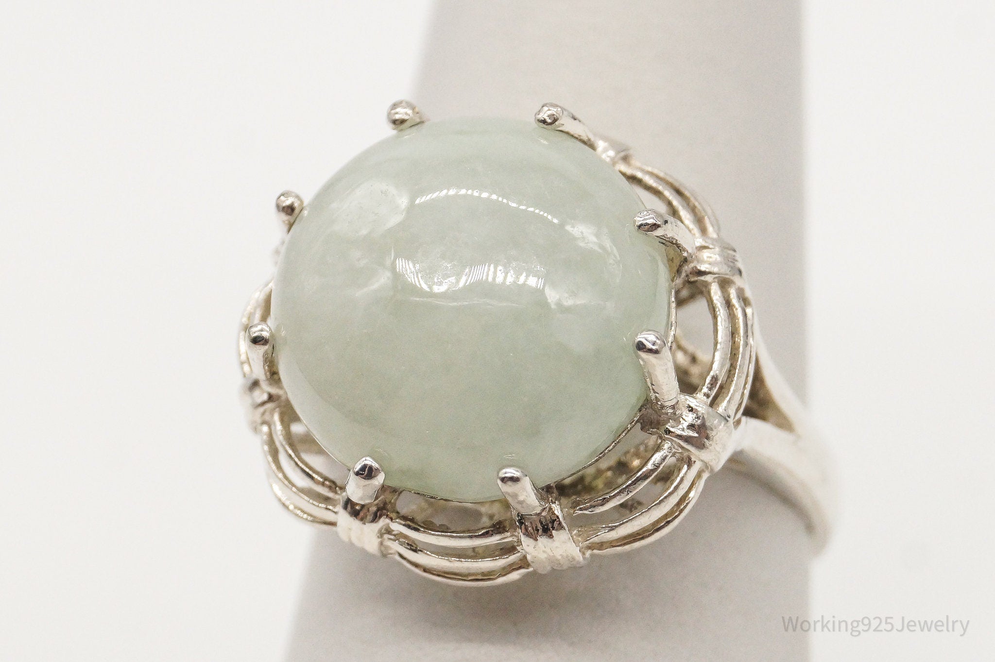 Vintage Green Jade Sterling Silver Ring - Size 7.75