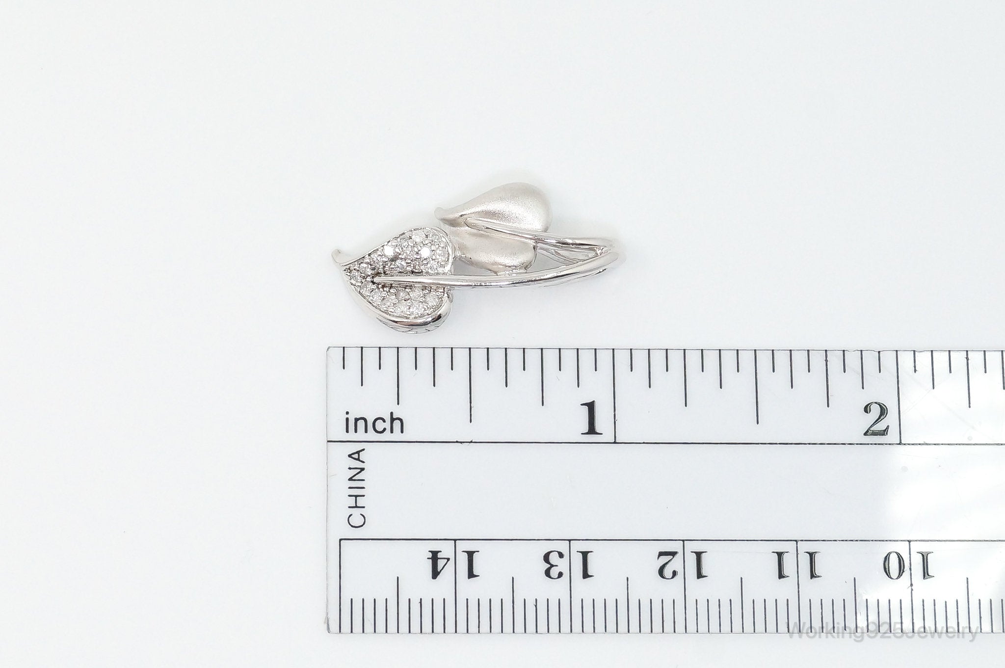 Vintage Cubic Zirconia Leaves Sterling Silver Necklace Pendant