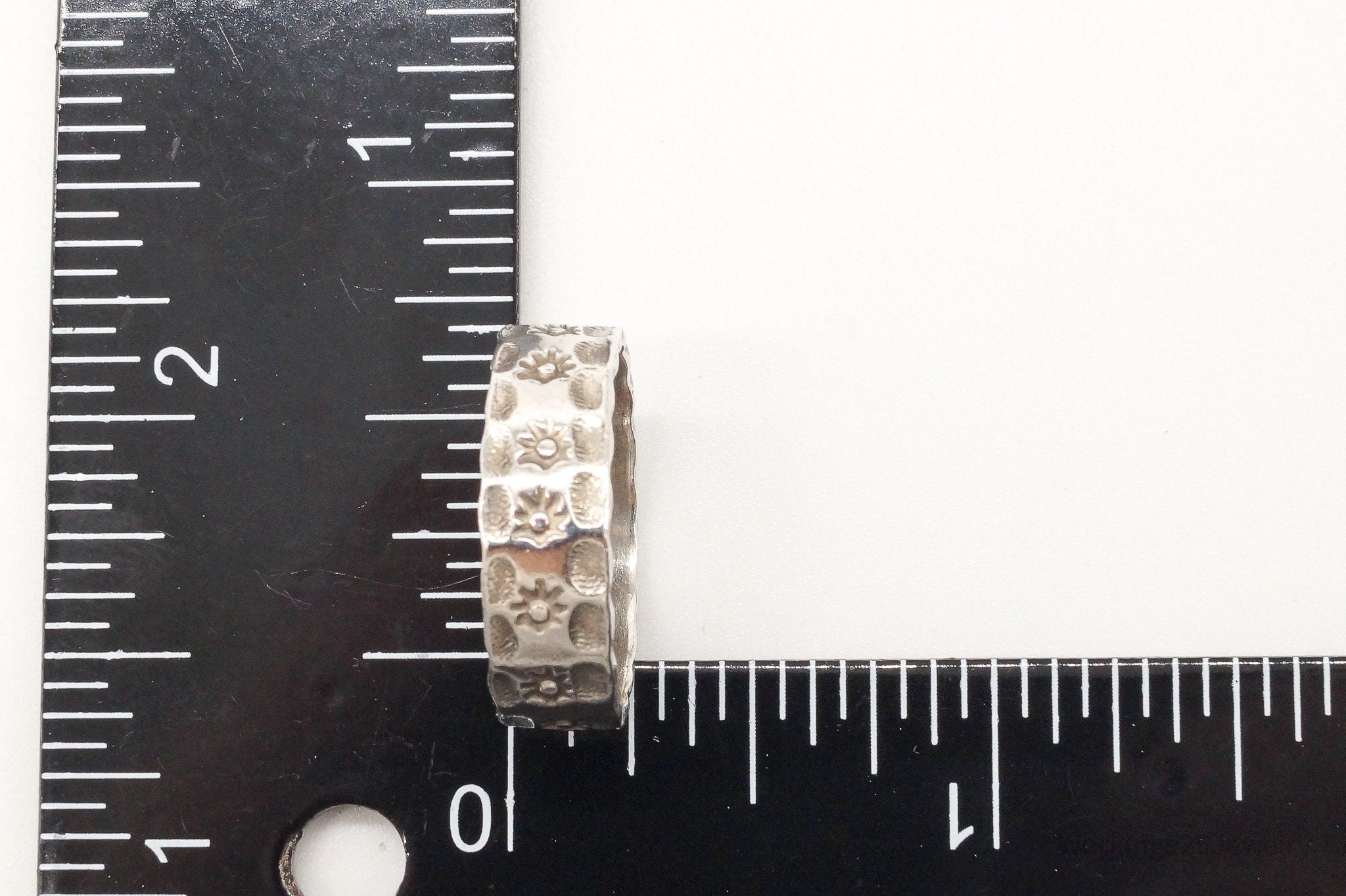 Antique Floral Pattern Sterling Silver Band Ring - Size 8.25